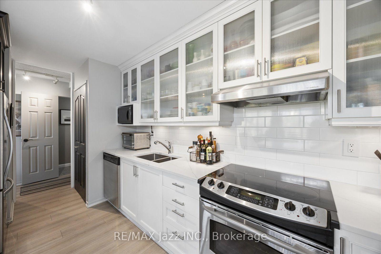 Photo 23 of Unit 405, 337 Simcoe Street N, Oshawa, O'Neill — HOMEH