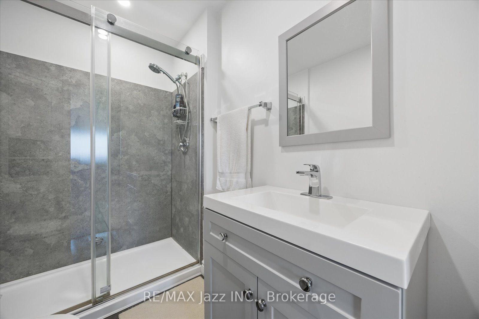 Photo 32 of Unit 405, 337 Simcoe Street N, Oshawa, O'Neill — HOMEH