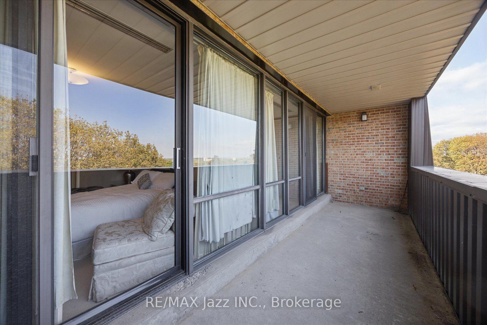 Photo 33 of Unit 405, 337 Simcoe Street N, Oshawa, O'Neill — HOMEH