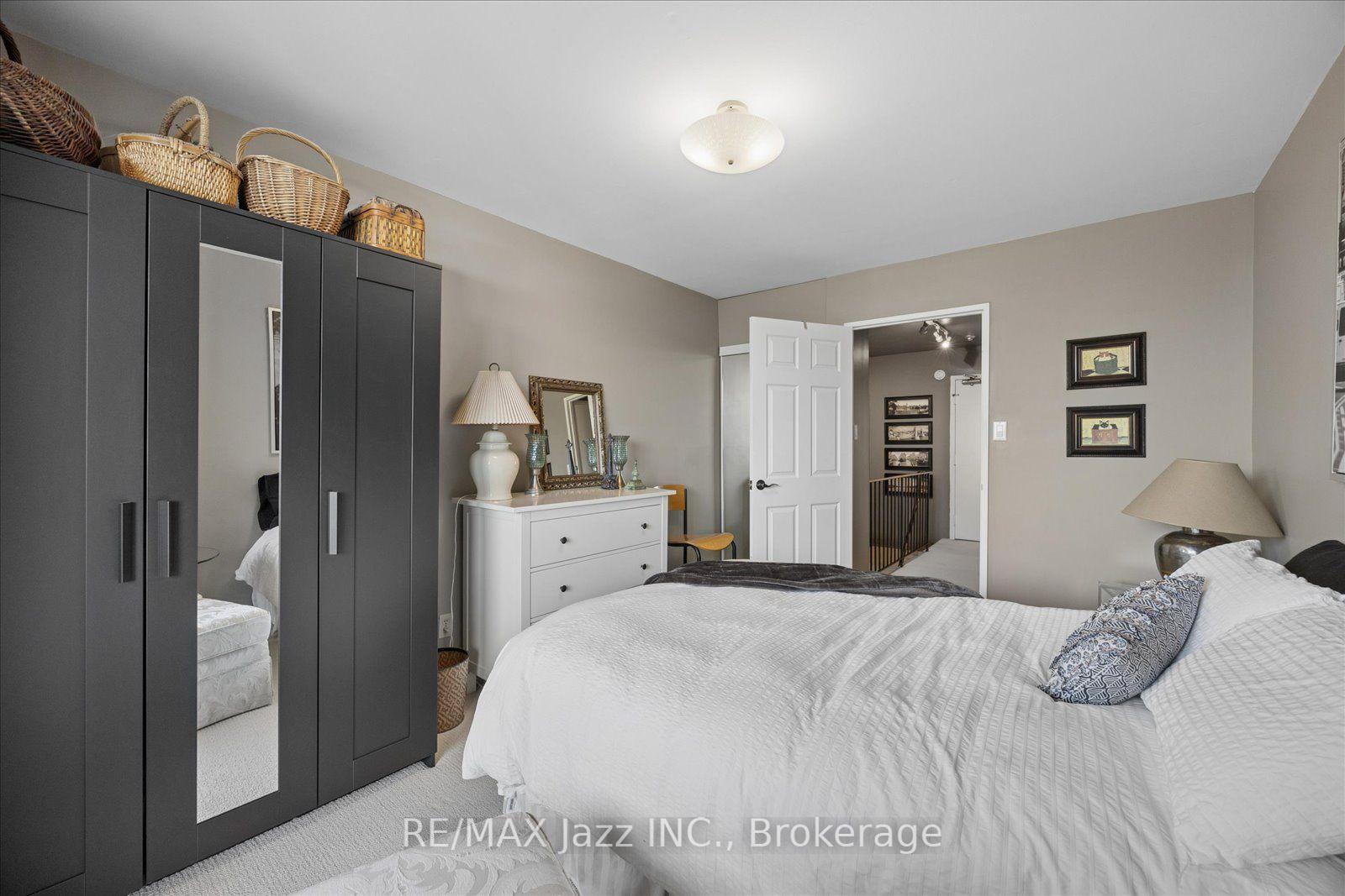 Photo 37 of Unit 405, 337 Simcoe Street N, Oshawa, O'Neill — HOMEH