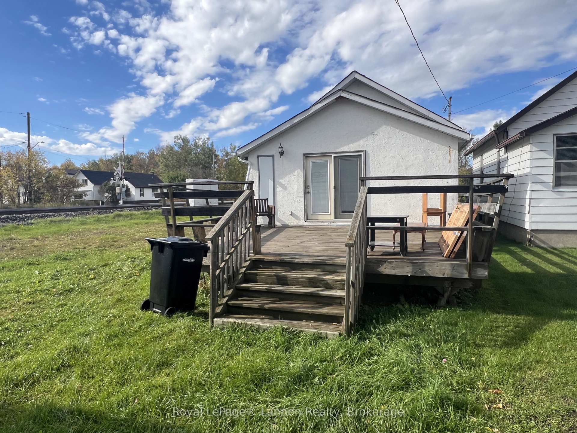 Photo 4 of 1612 Crawford Avenue, Thunder Bay, Westfort — HOMEH