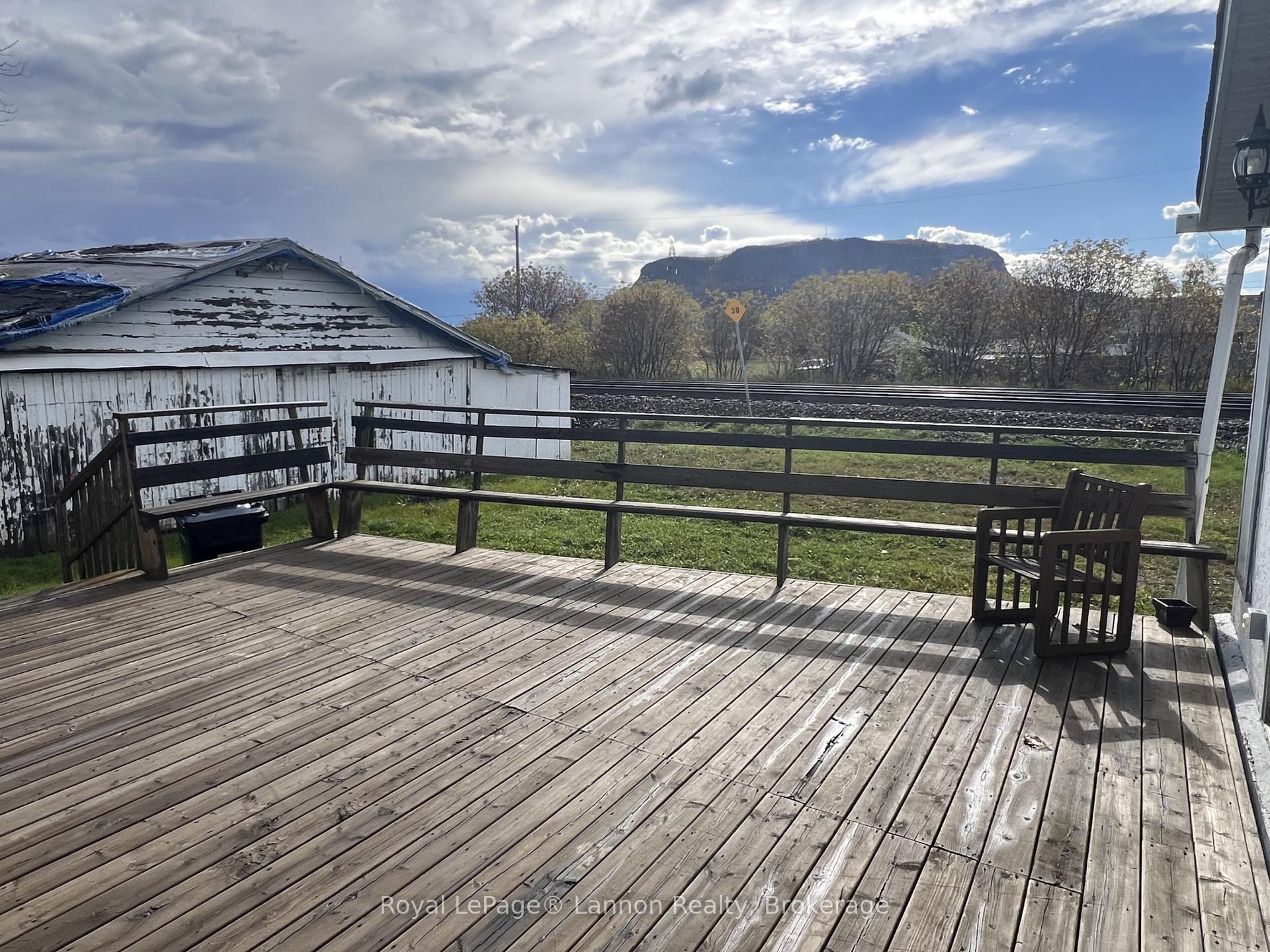 Photo 5 of 1612 Crawford Avenue, Thunder Bay, Westfort — HOMEH