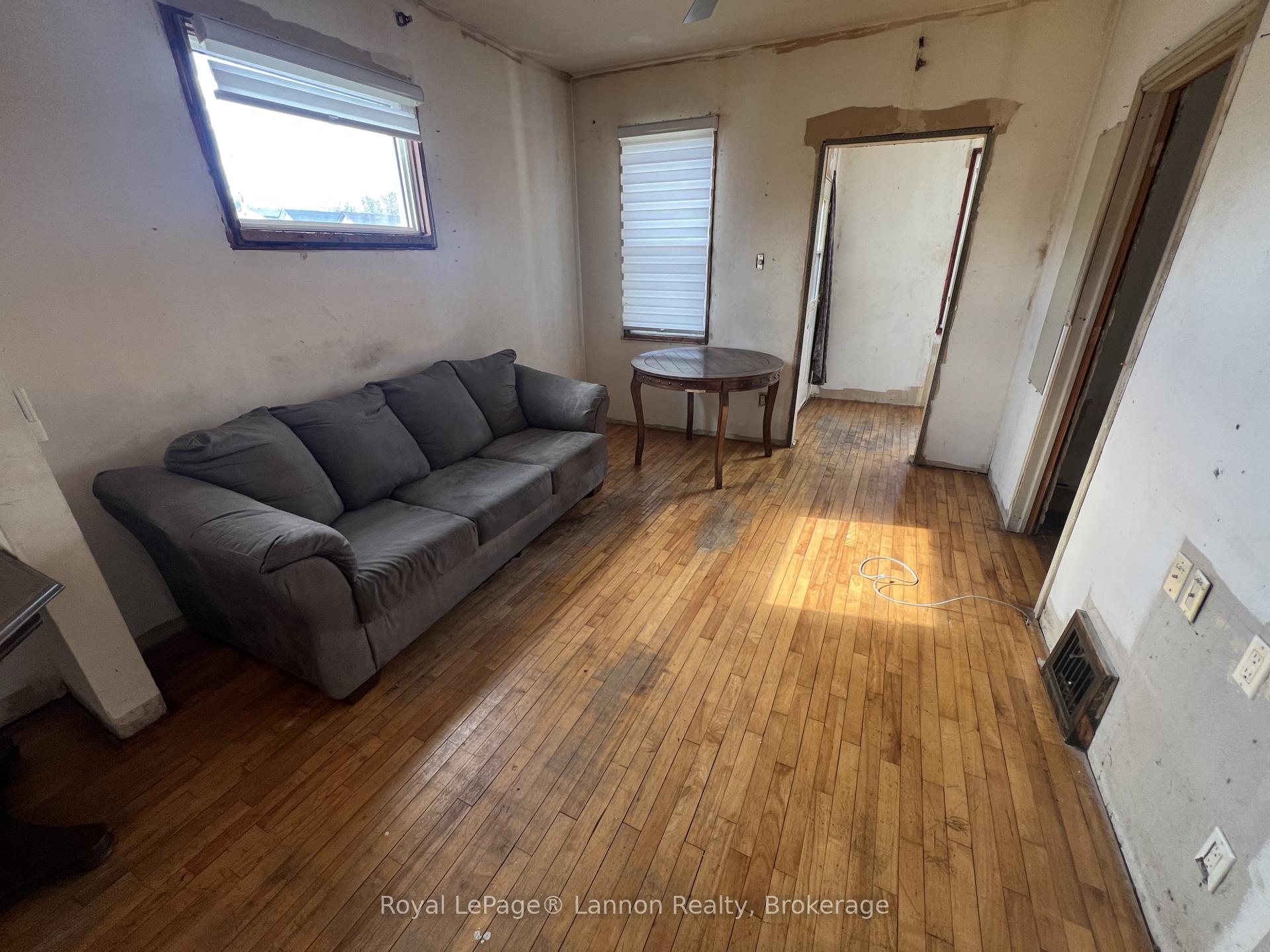 Photo 13 of 1612 Crawford Avenue, Thunder Bay, Westfort — HOMEH