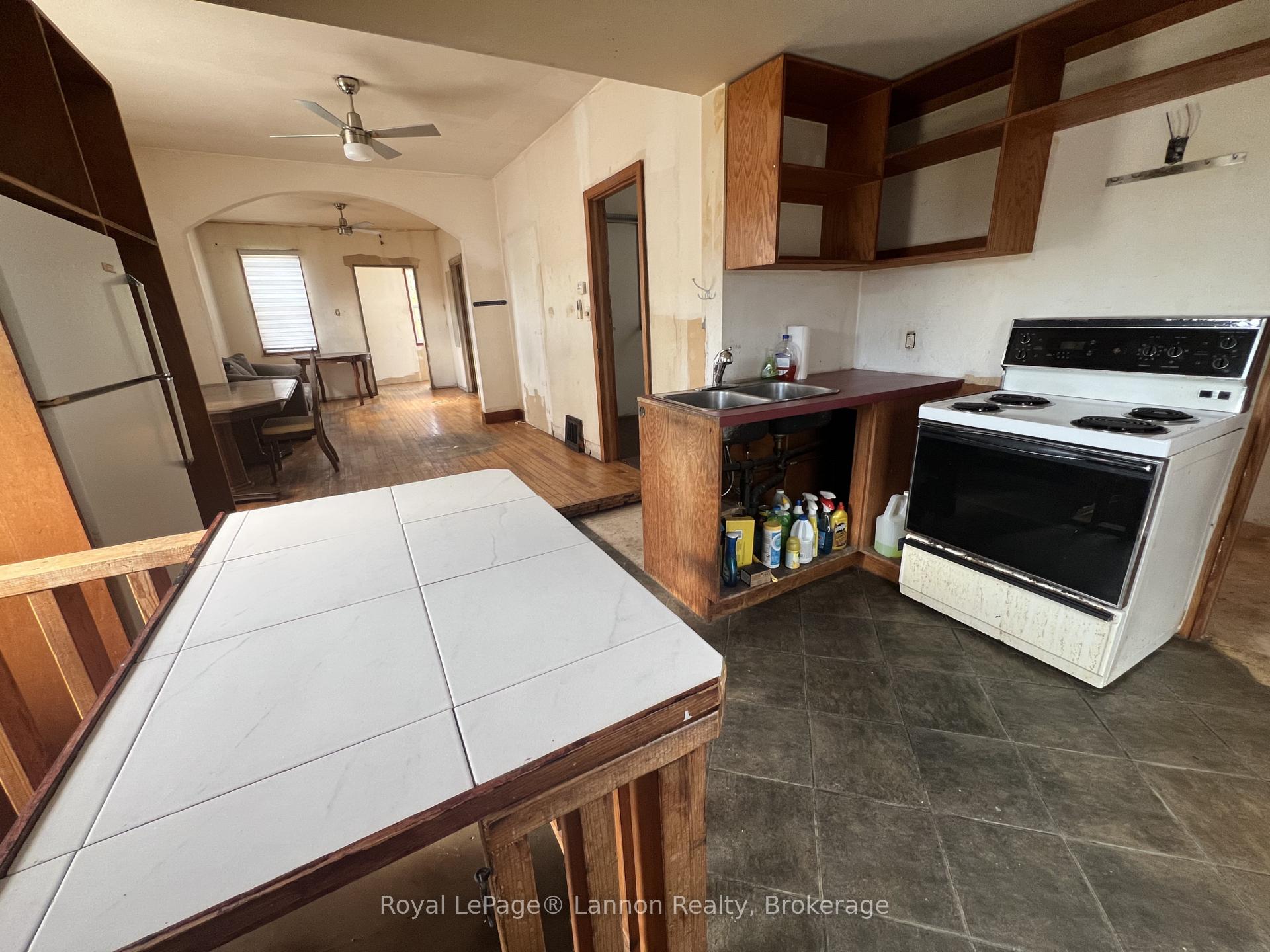 Photo 23 of 1612 Crawford Avenue, Thunder Bay, Westfort — HOMEH