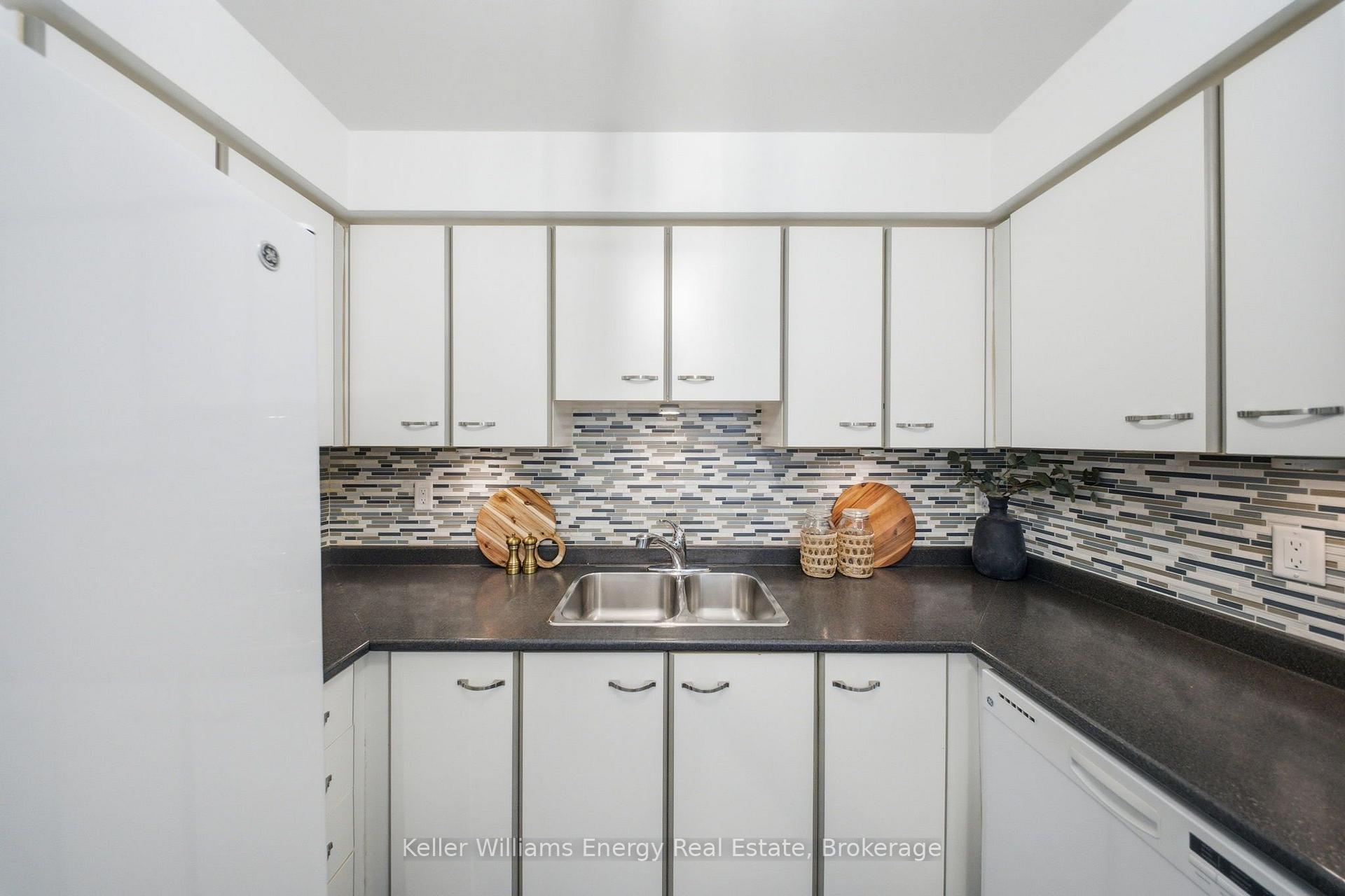 Photo 12 of 1396 Park Road S, Oshawa, Lakeview — HOMEH