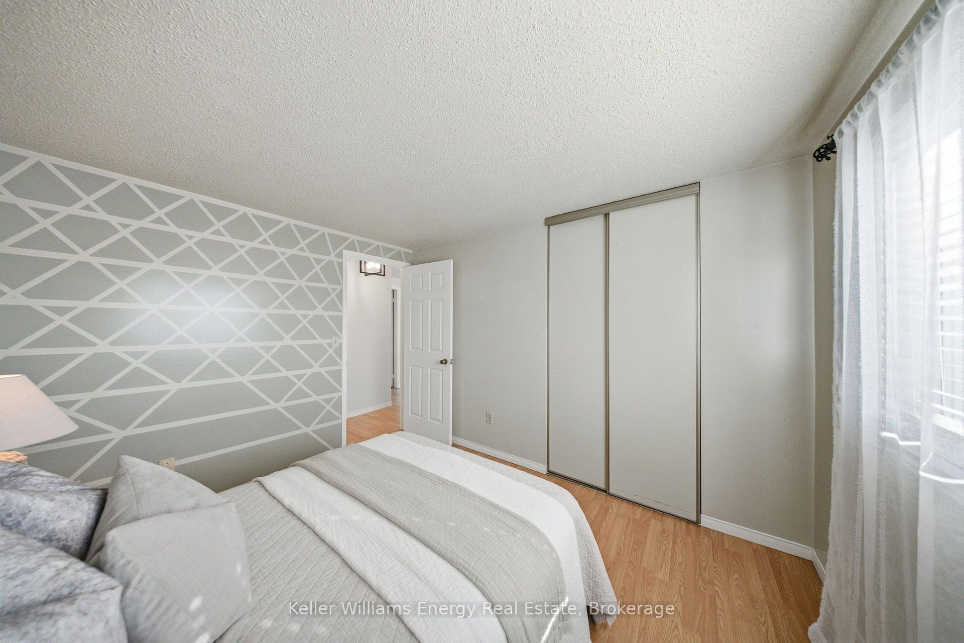 Photo 27 of 1396 Park Road S, Oshawa, Lakeview — HOMEH