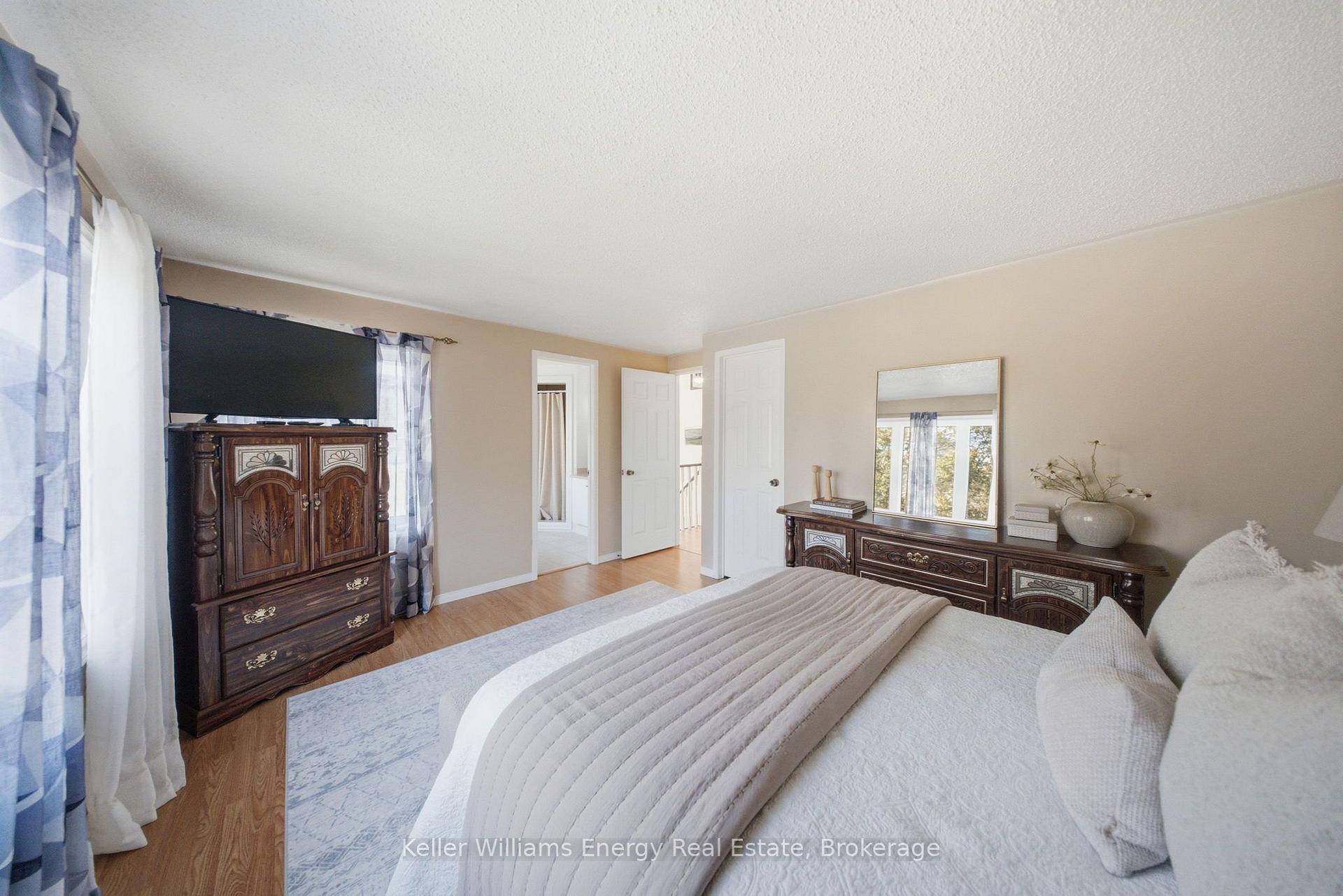 Photo 31 of 1396 Park Road S, Oshawa, Lakeview — HOMEH