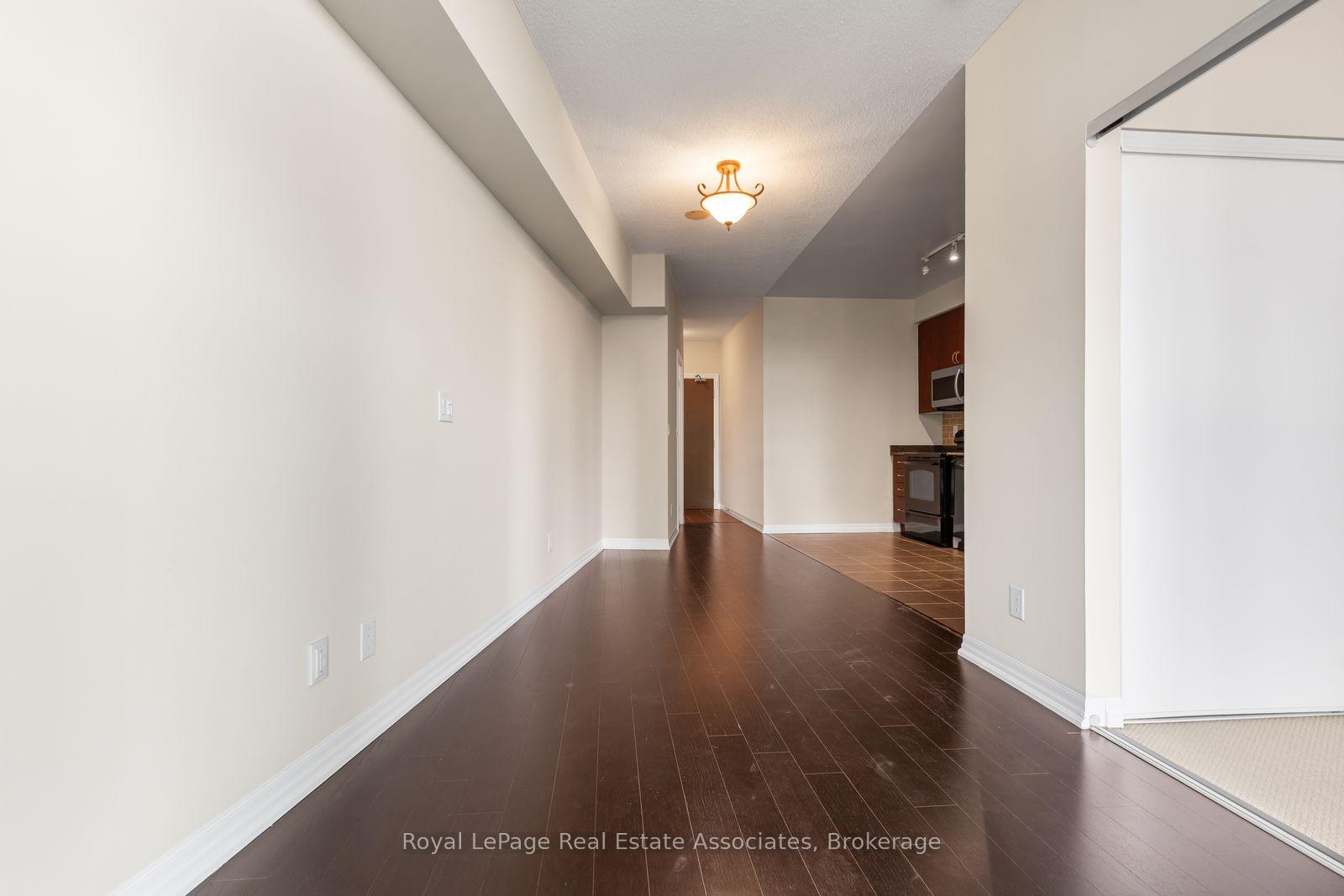 Photo 8 of Unit 1709, 223 Webb Drive, Mississauga, City Centre — HOMEH
