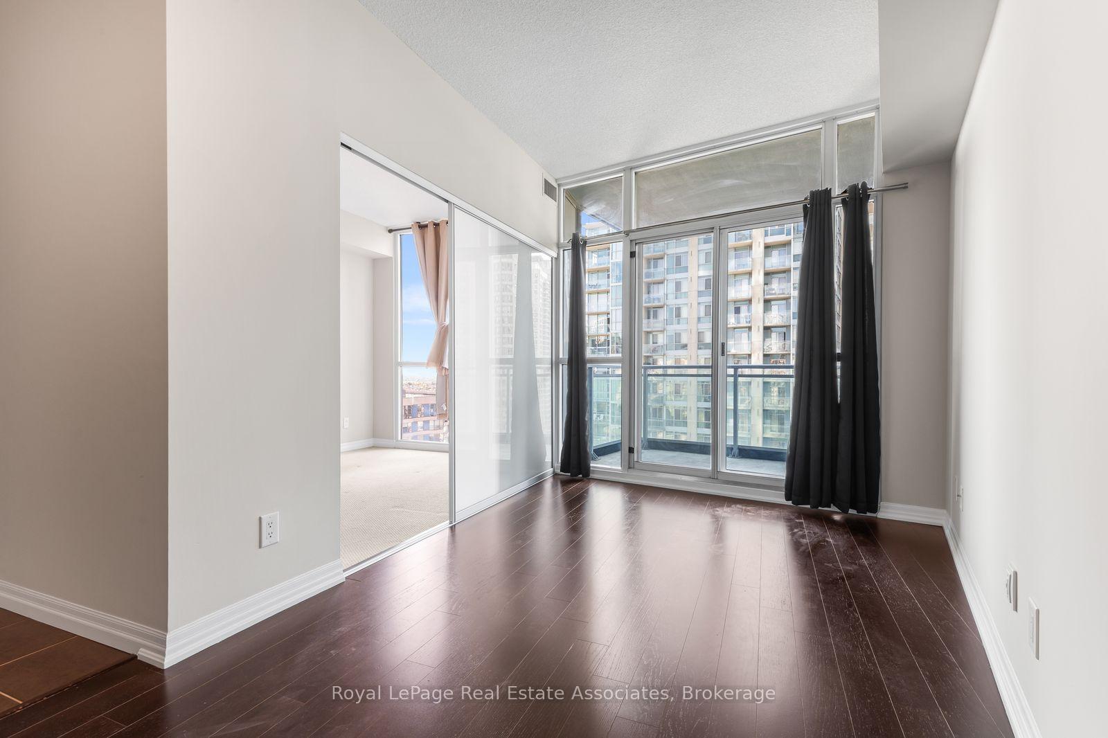 Photo 9 of Unit 1709, 223 Webb Drive, Mississauga, City Centre — HOMEH