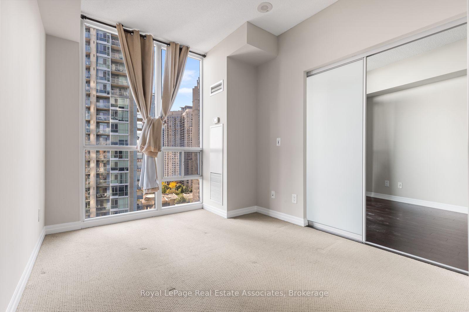 Photo 12 of Unit 1709, 223 Webb Drive, Mississauga, City Centre — HOMEH