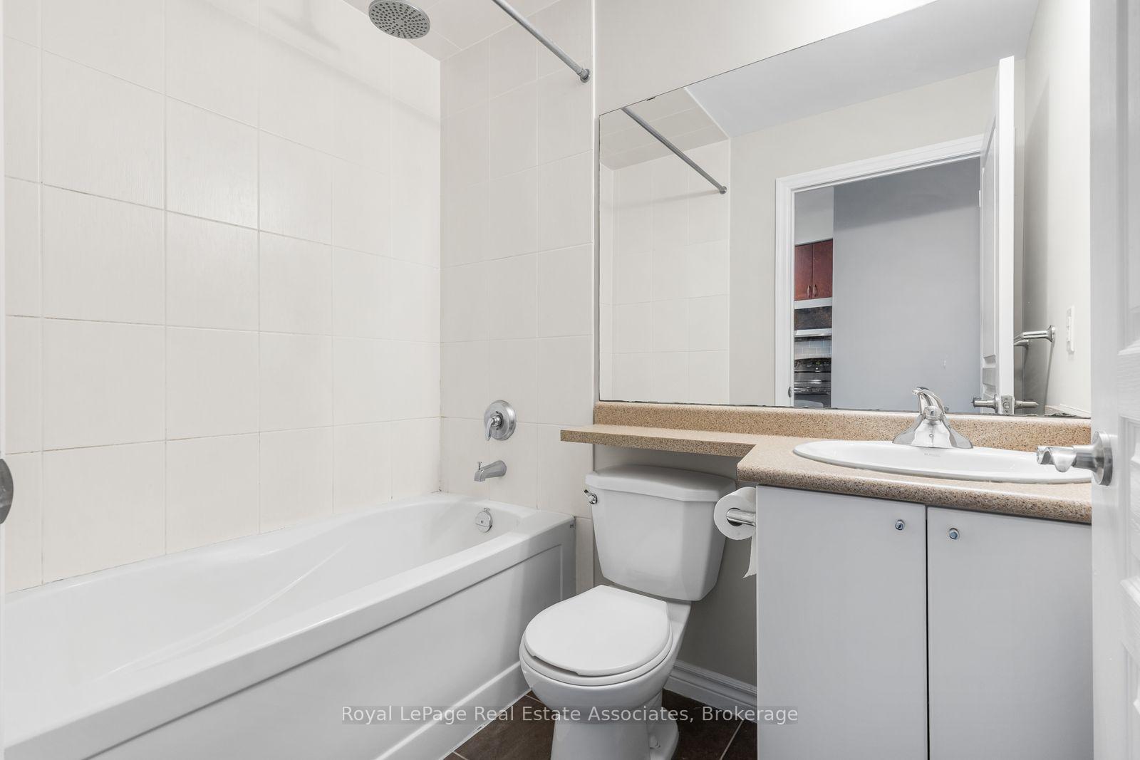 Photo 14 of Unit 1709, 223 Webb Drive, Mississauga, City Centre — HOMEH