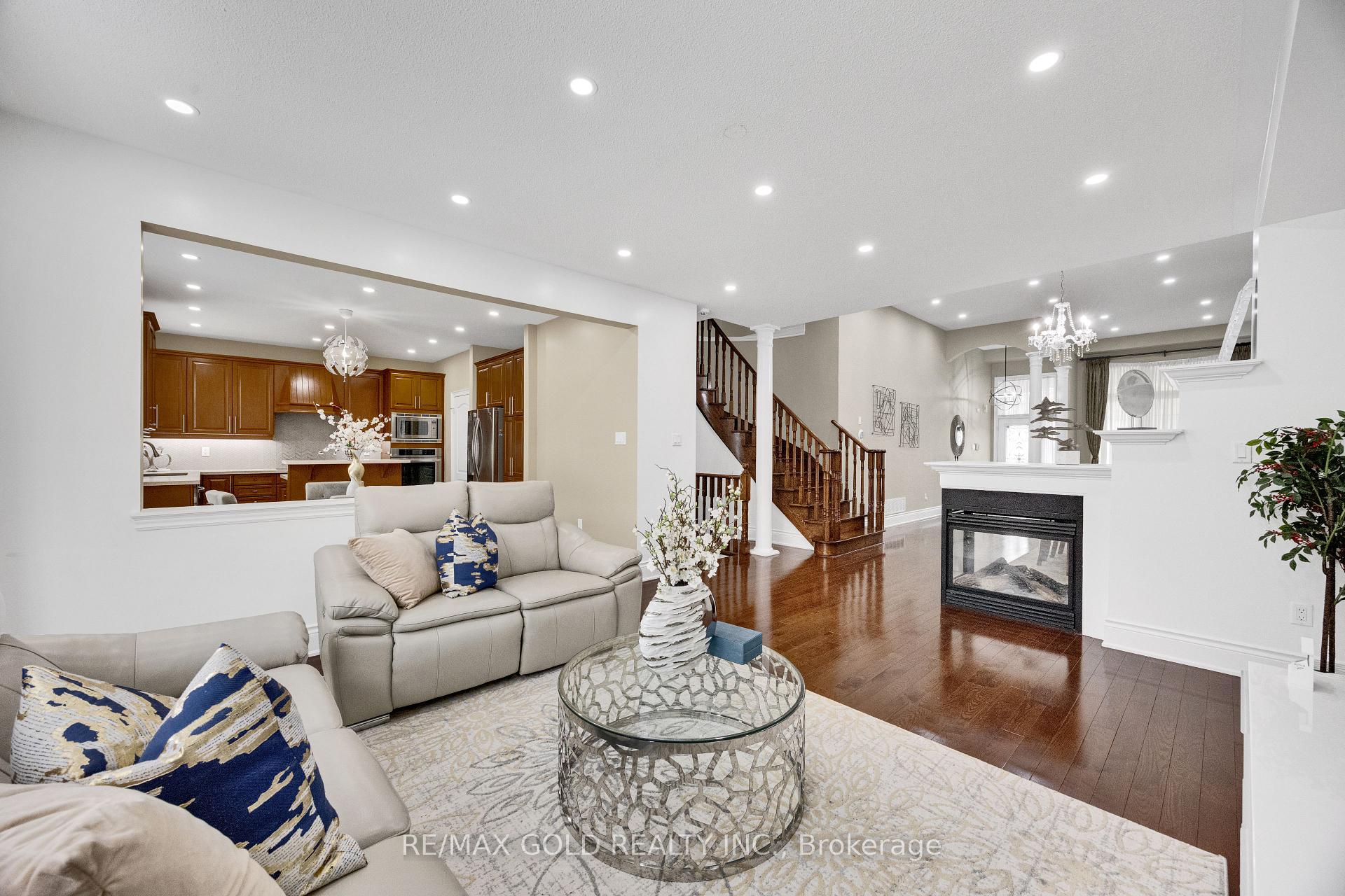 Photo 12 of 120 Watsonbrook Drive, Brampton, Sandringham-Wellington — HOMEH