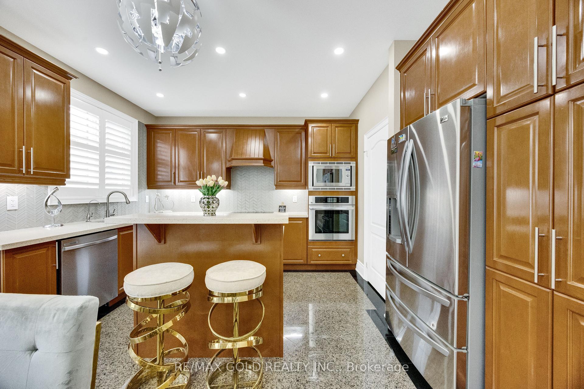 Photo 15 of 120 Watsonbrook Drive, Brampton, Sandringham-Wellington — HOMEH