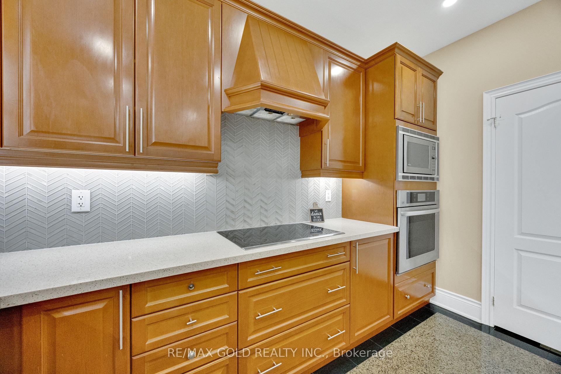 Photo 18 of 120 Watsonbrook Drive, Brampton, Sandringham-Wellington — HOMEH