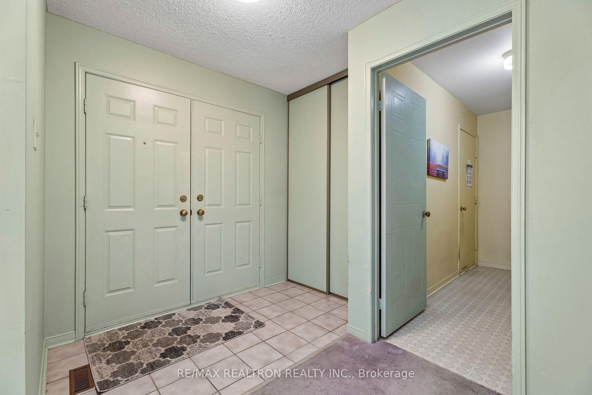 Photo 4 of 87 Peevers Crescent, Newmarket, Glenway Estates — HOMEH