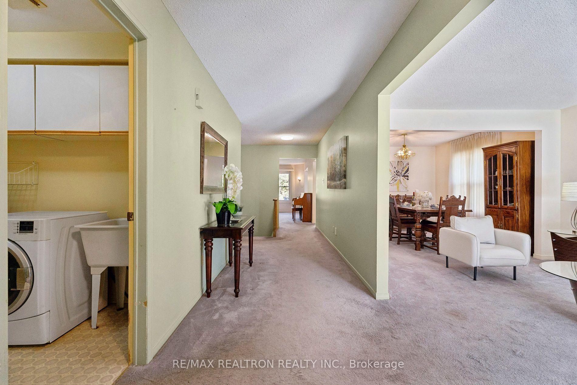 Photo 5 of 87 Peevers Crescent, Newmarket, Glenway Estates — HOMEH