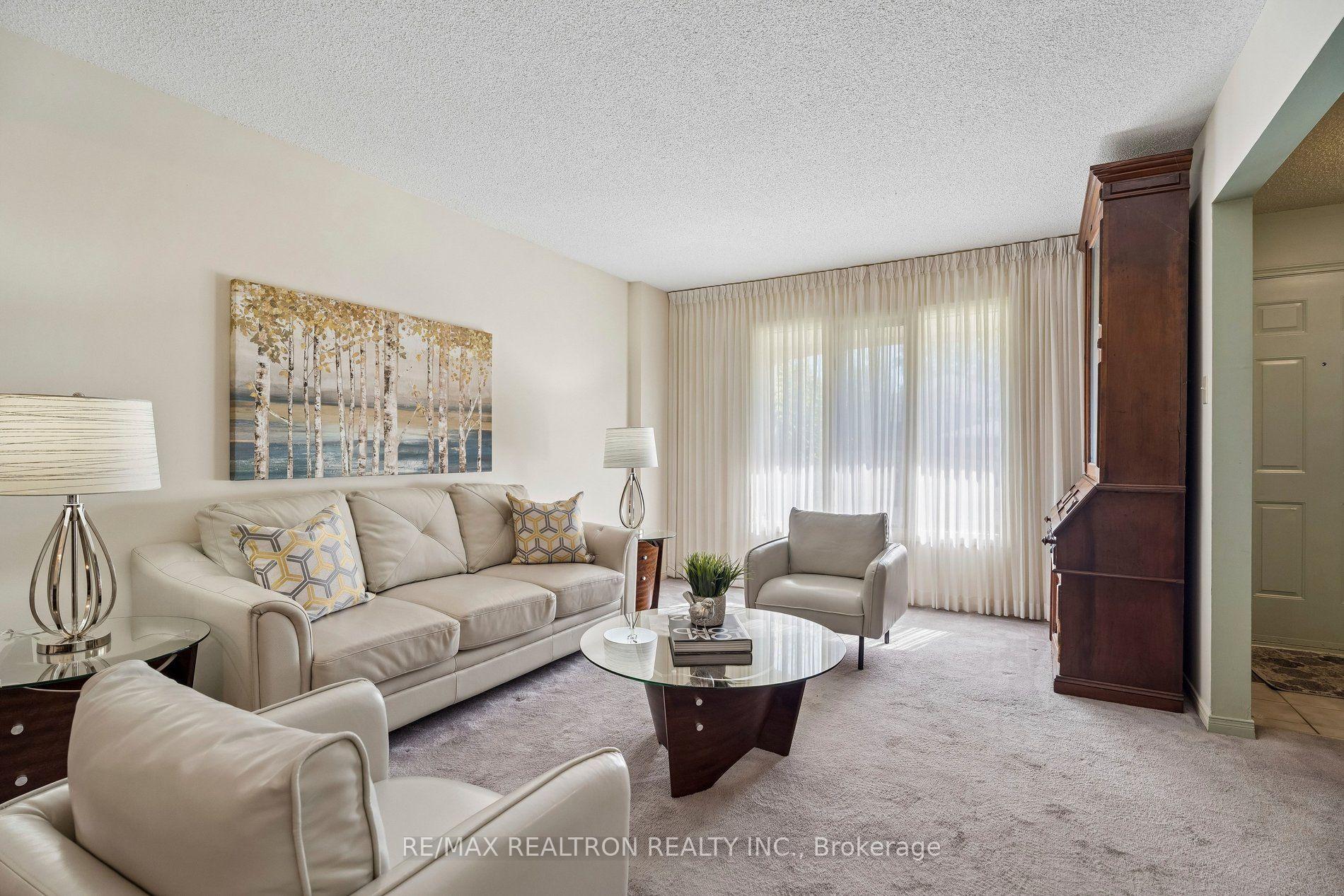 Photo 9 of 87 Peevers Crescent, Newmarket, Glenway Estates — HOMEH