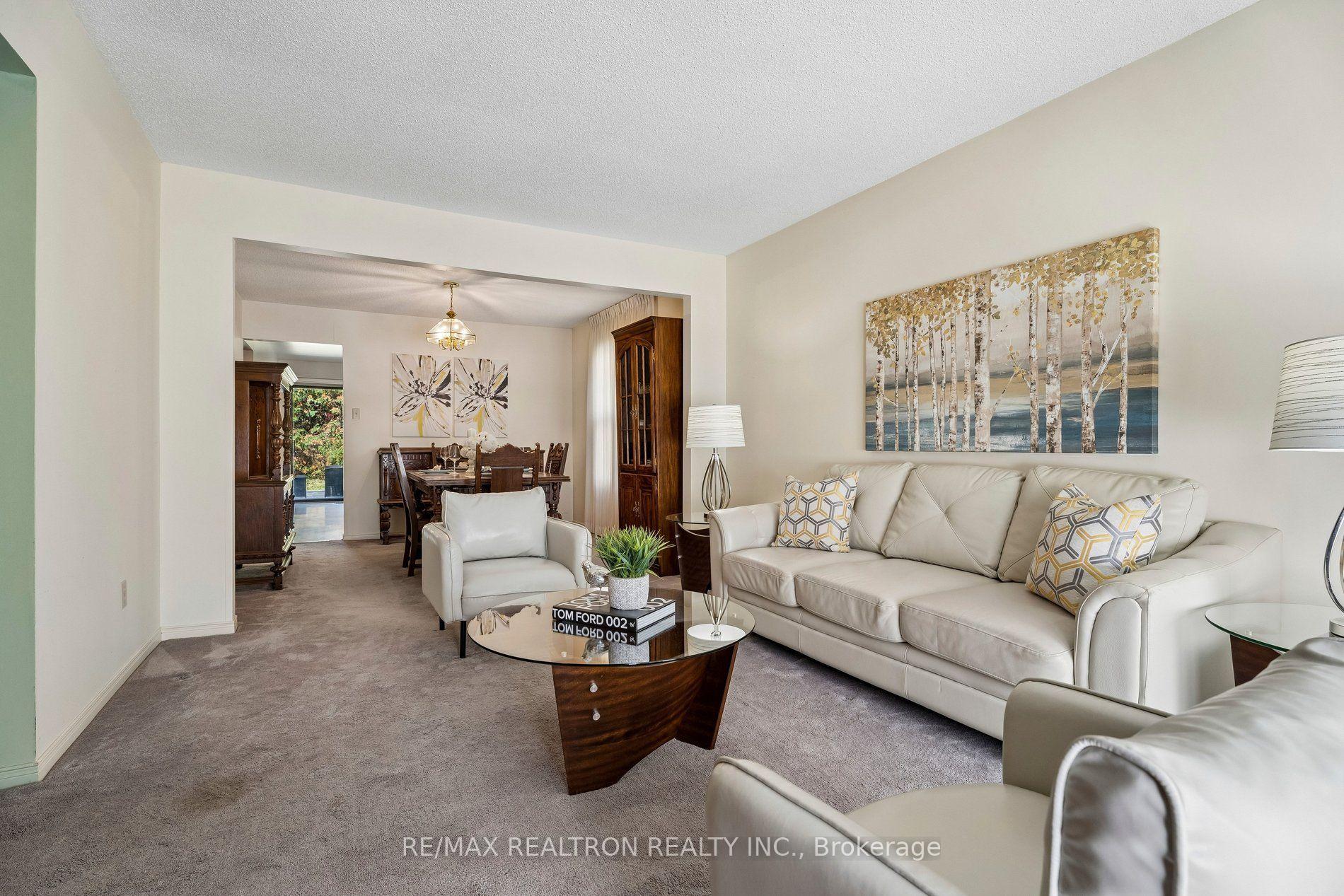Photo 10 of 87 Peevers Crescent, Newmarket, Glenway Estates — HOMEH