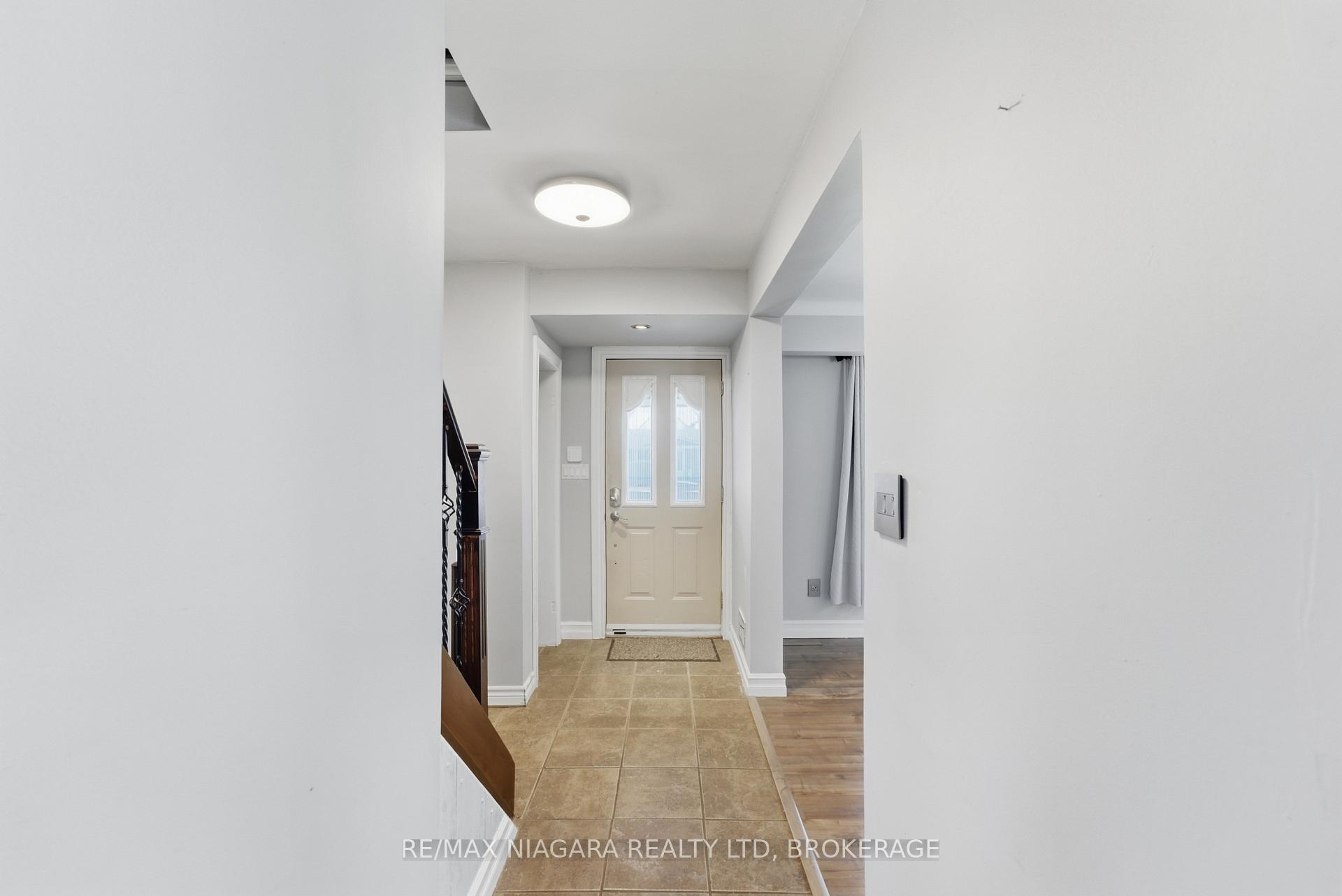 Photo 5 of 163 Champlain Drive, Fort Erie, Central — HOMEH