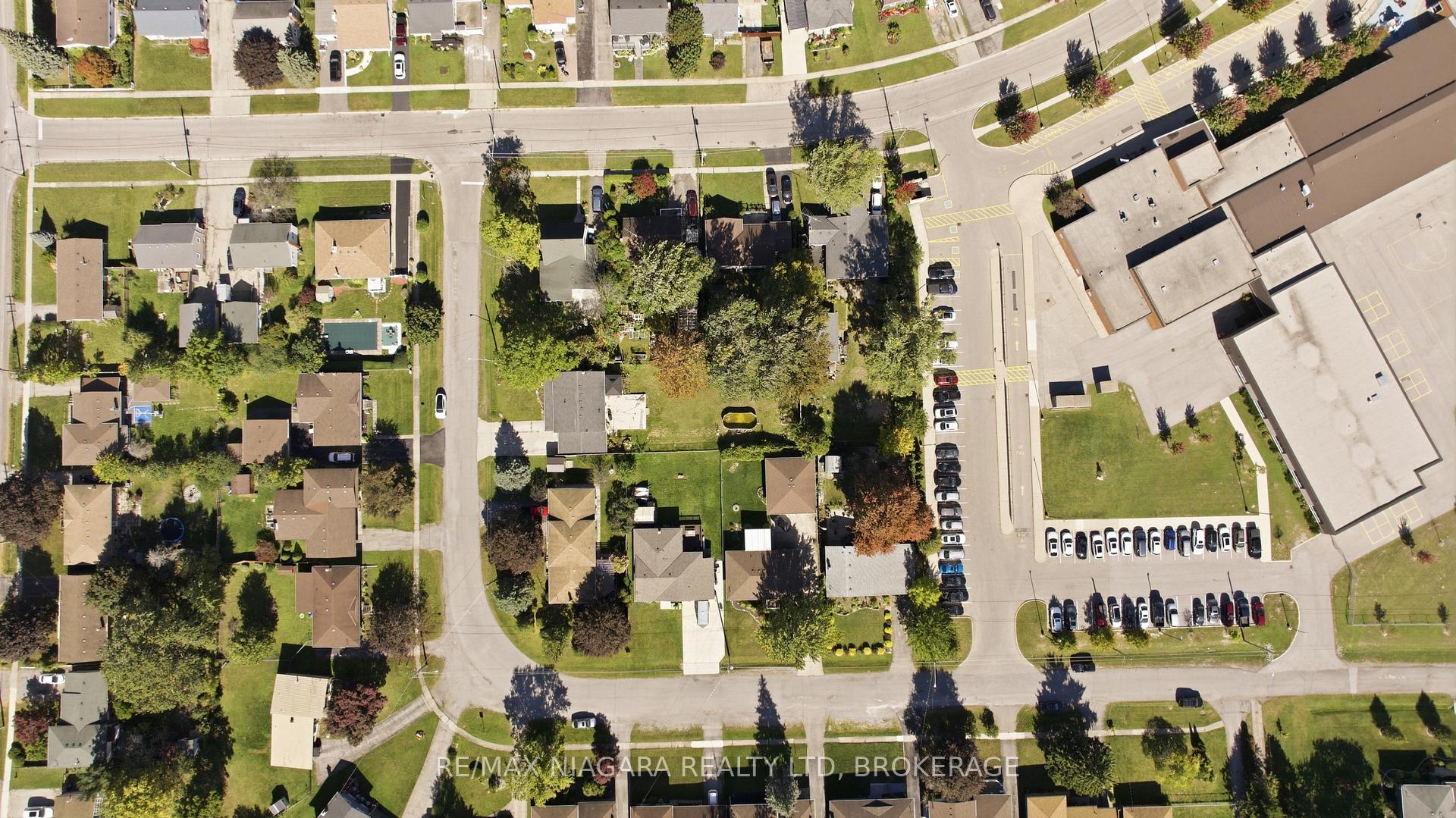 Photo 32 of 163 Champlain Drive, Fort Erie, Central — HOMEH