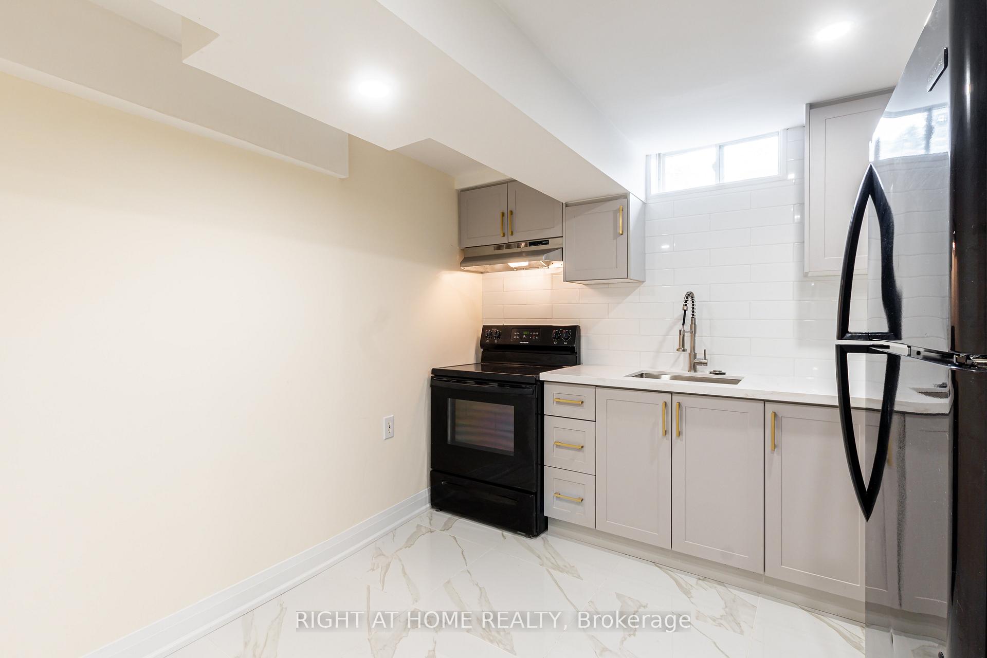 Photo 14 of Unit Basement, 43 Greenbush Place, Whitby, Pringle Creek — HOMEH