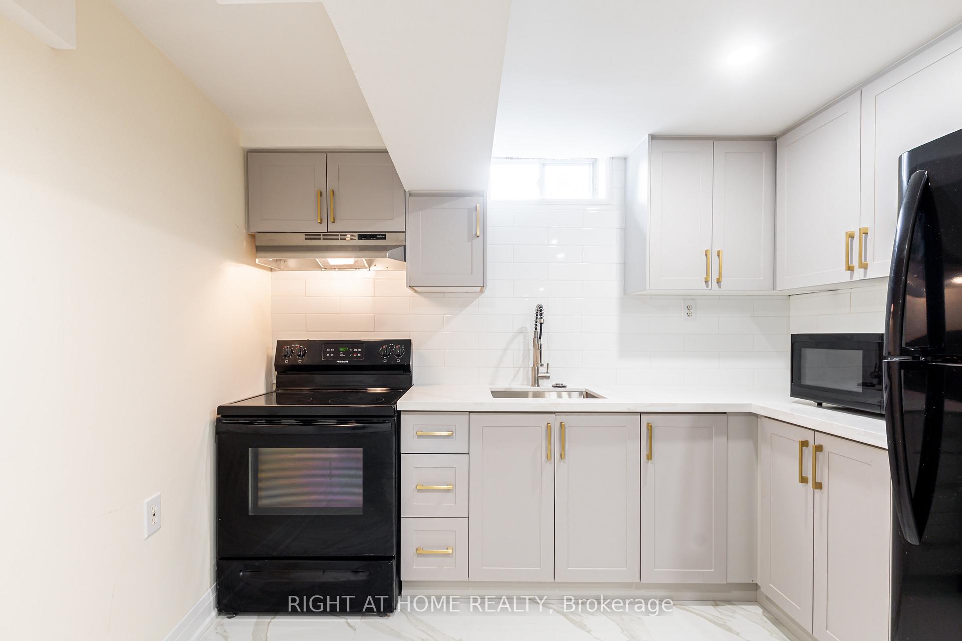 Photo 15 of Unit Basement, 43 Greenbush Place, Whitby, Pringle Creek — HOMEH