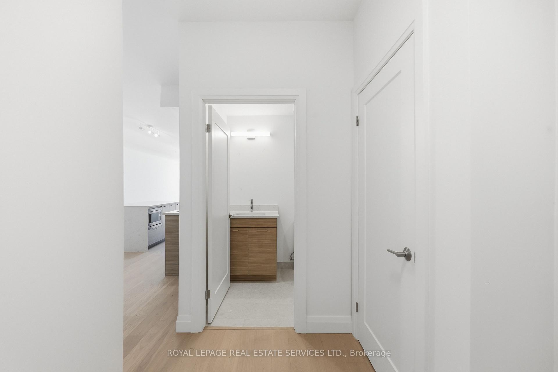 Photo 3 of Unit 402, 26 Mill Street, Halton Hills, Georgetown — HOMEH