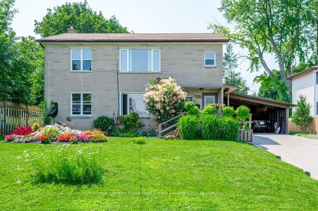 Photo 2 of 611 Watts Avenue, Peterborough, Ashburnham Ward 4 — HOMEH