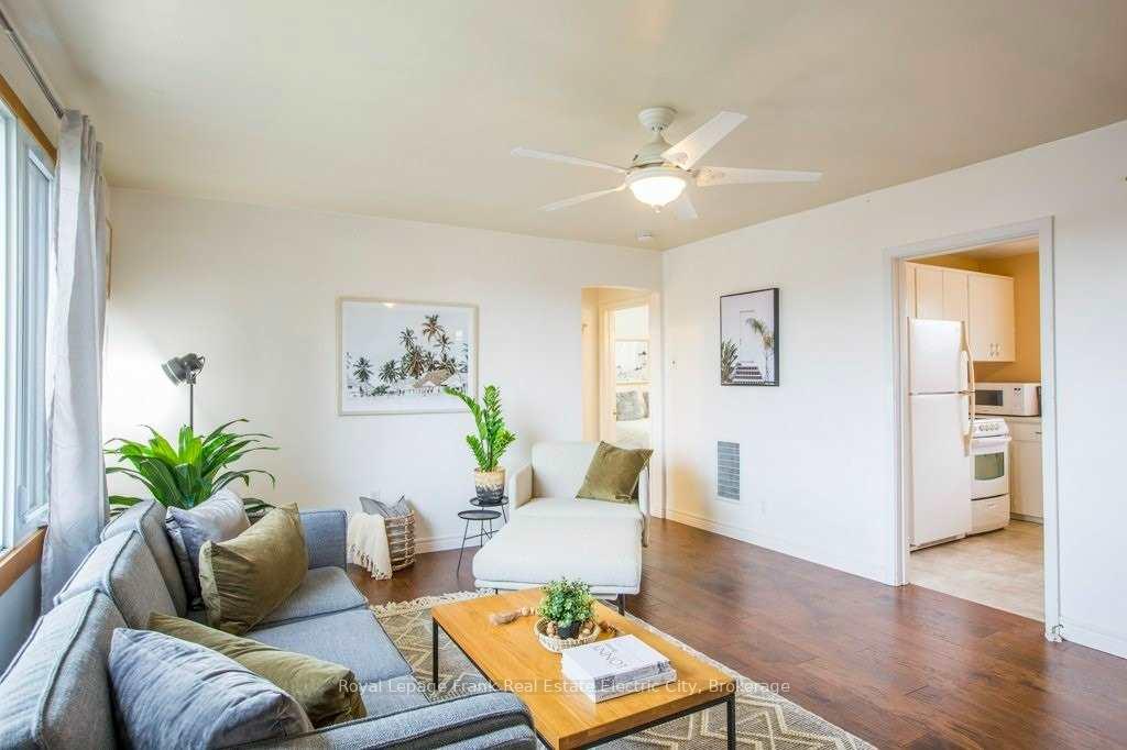 Photo 4 of 611 Watts Avenue, Peterborough, Ashburnham Ward 4 — HOMEH