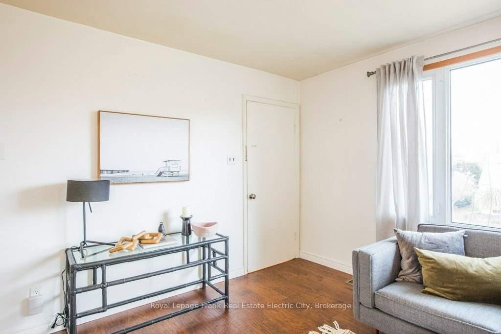 Photo 6 of 611 Watts Avenue, Peterborough, Ashburnham Ward 4 — HOMEH