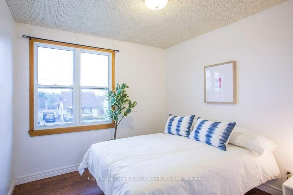 Photo 8 of 611 Watts Avenue, Peterborough, Ashburnham Ward 4 — HOMEH