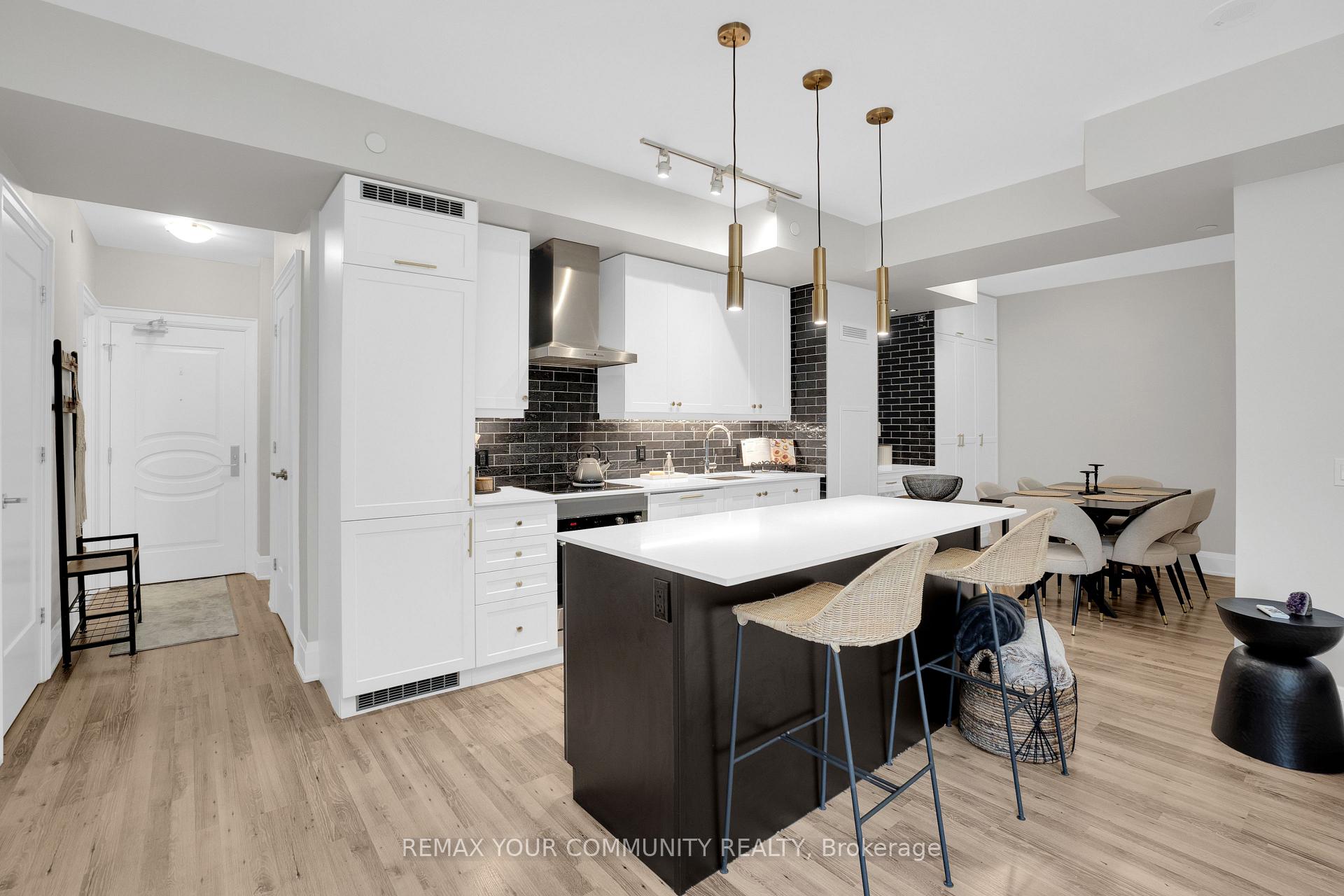 Photo 2 of Unit 523, 9085 Jane Street, Vaughan, Concord — HOMEH