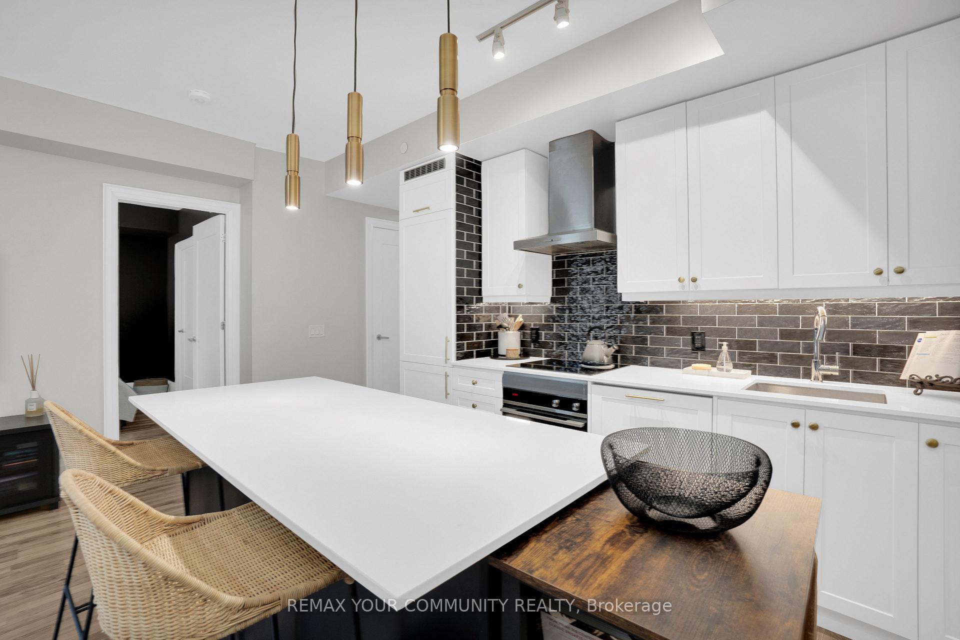 Photo 6 of Unit 523, 9085 Jane Street, Vaughan, Concord — HOMEH