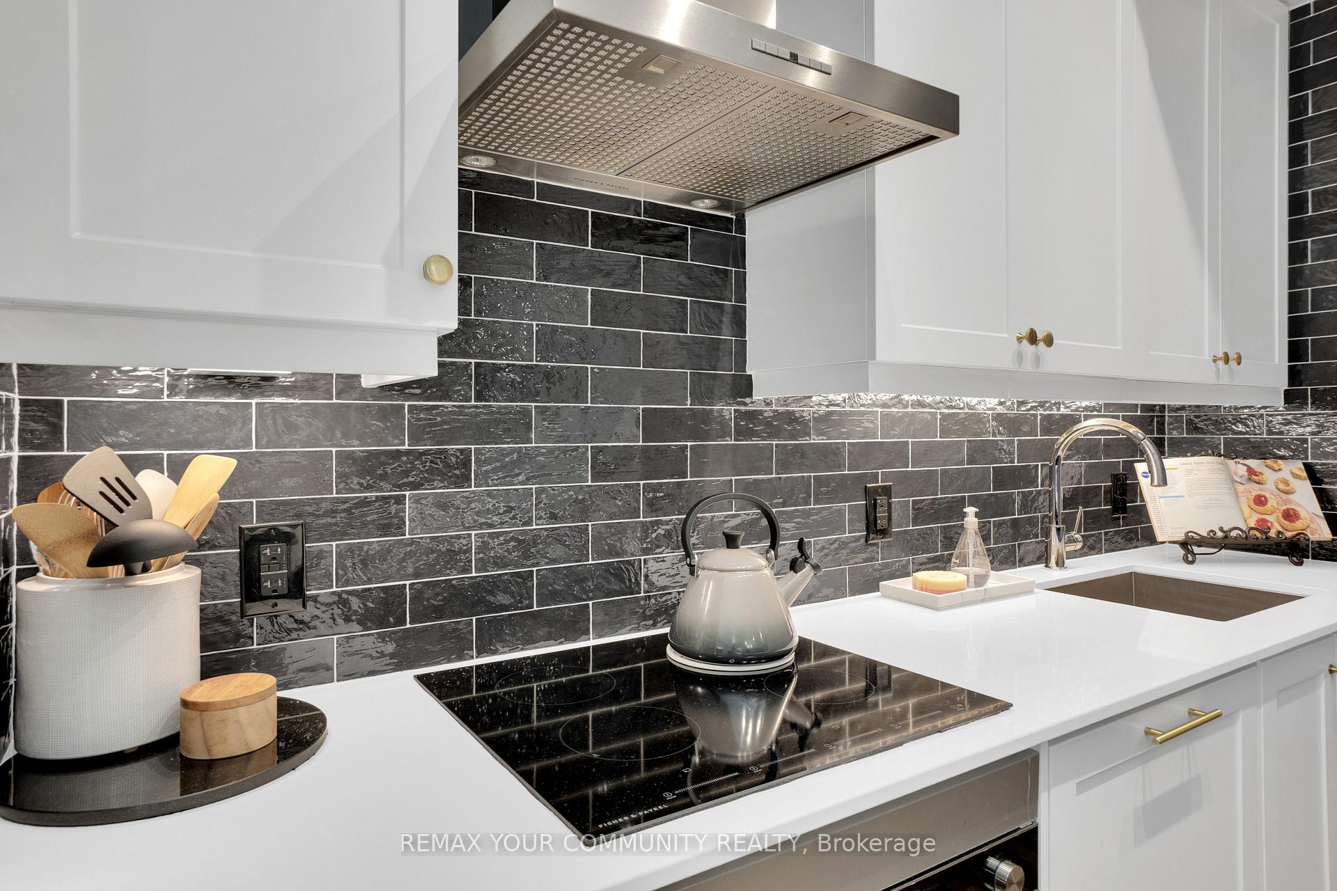 Photo 7 of Unit 523, 9085 Jane Street, Vaughan, Concord — HOMEH