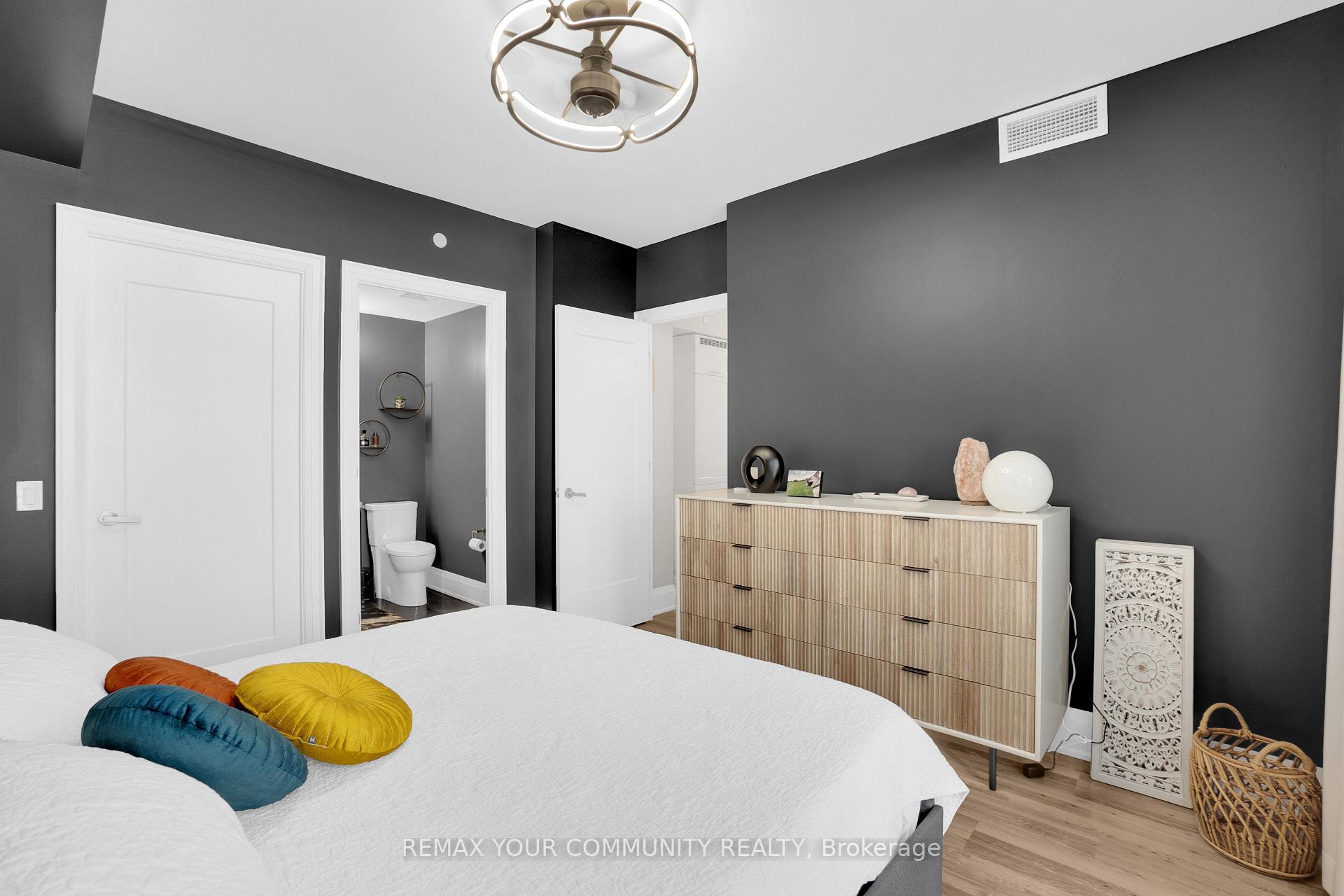 Photo 16 of Unit 523, 9085 Jane Street, Vaughan, Concord — HOMEH