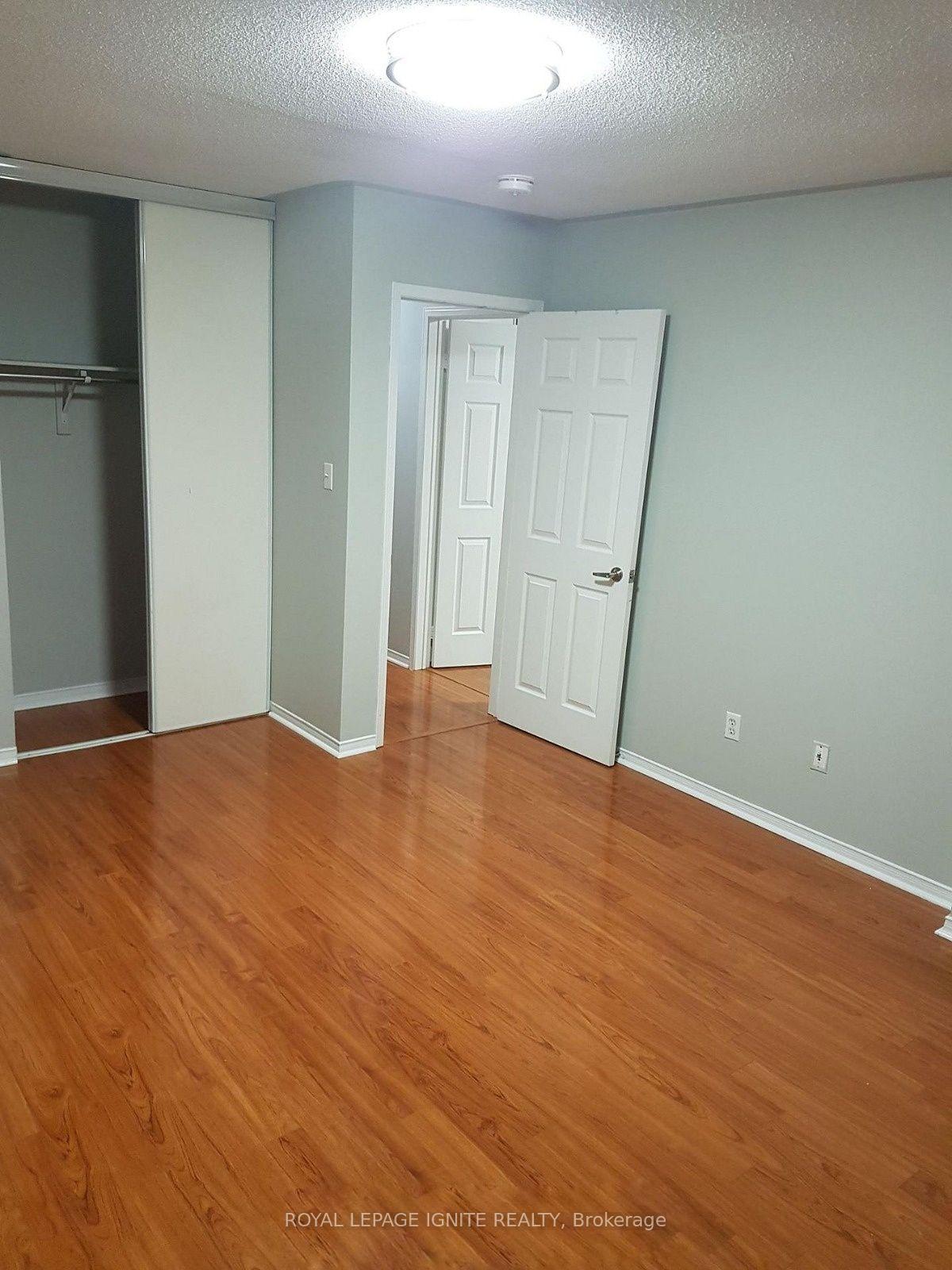 Photo 11 of 26 Roxton Crescent, Brampton, Fletcher's Meadow — HOMEH