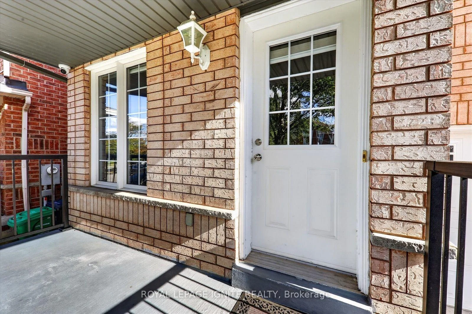 Photo 8 of 26 Roxton Crescent, Brampton, Fletcher's Meadow — HOMEH
