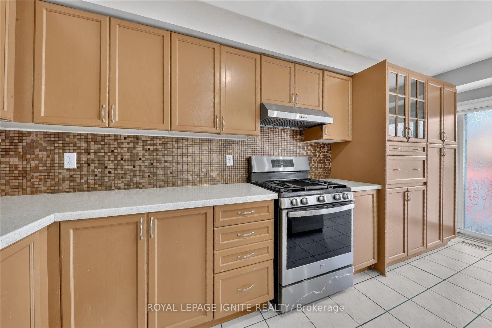 Photo 23 of 26 Roxton Crescent, Brampton, Fletcher's Meadow — HOMEH
