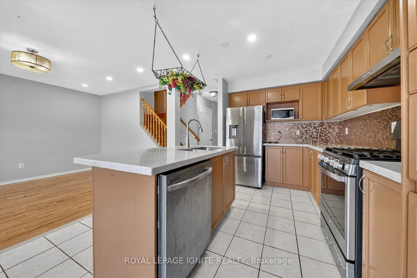Photo 24 of 26 Roxton Crescent, Brampton, Fletcher's Meadow — HOMEH