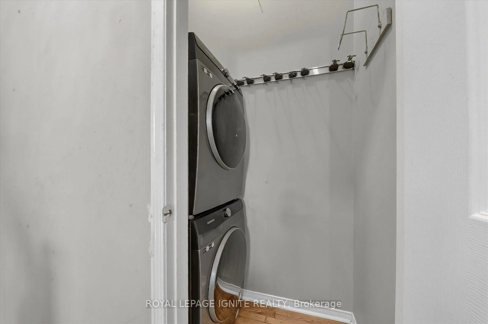 Photo 25 of 26 Roxton Crescent, Brampton, Fletcher's Meadow — HOMEH