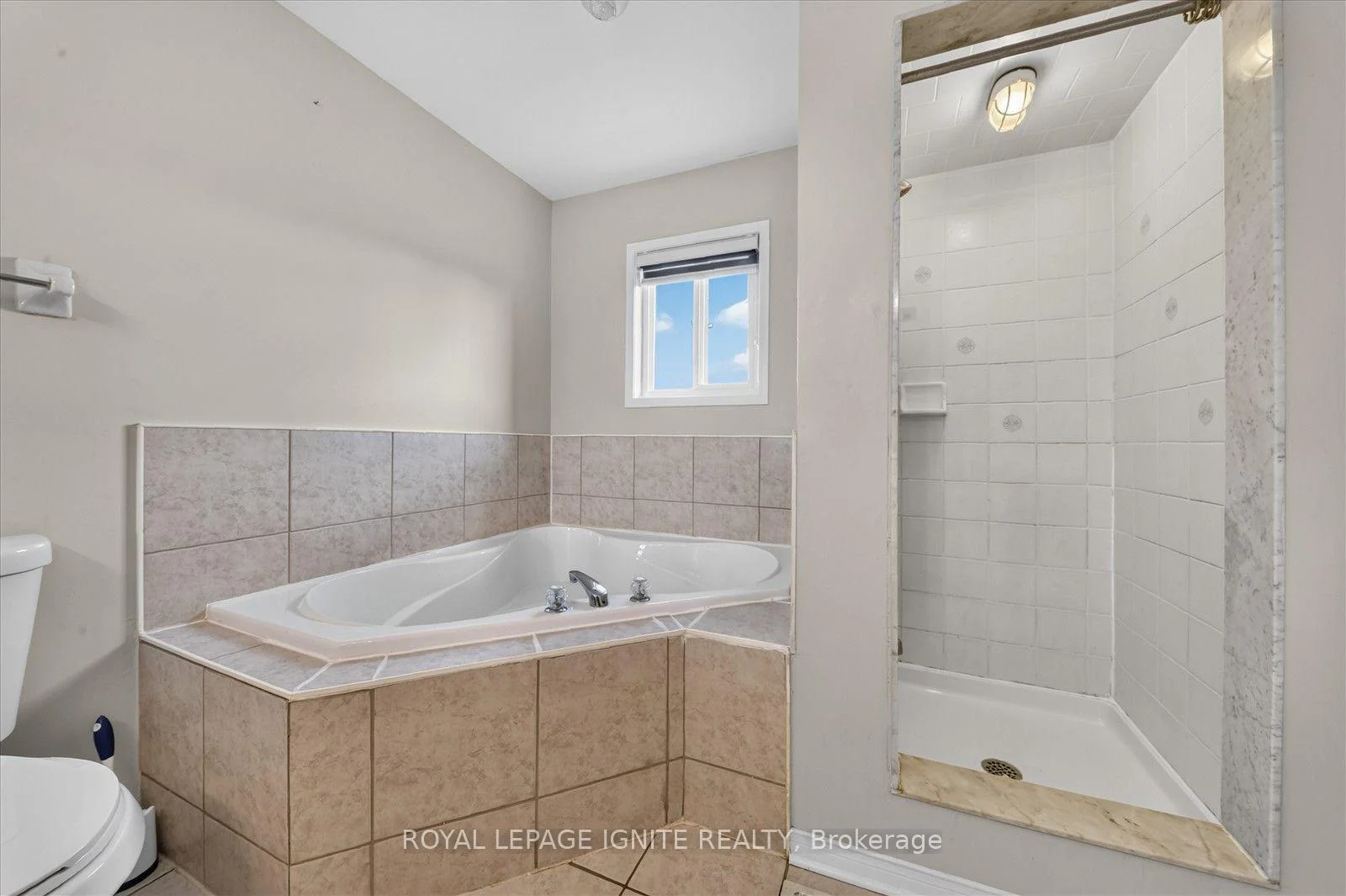 Photo 30 of 26 Roxton Crescent, Brampton, Fletcher's Meadow — HOMEH