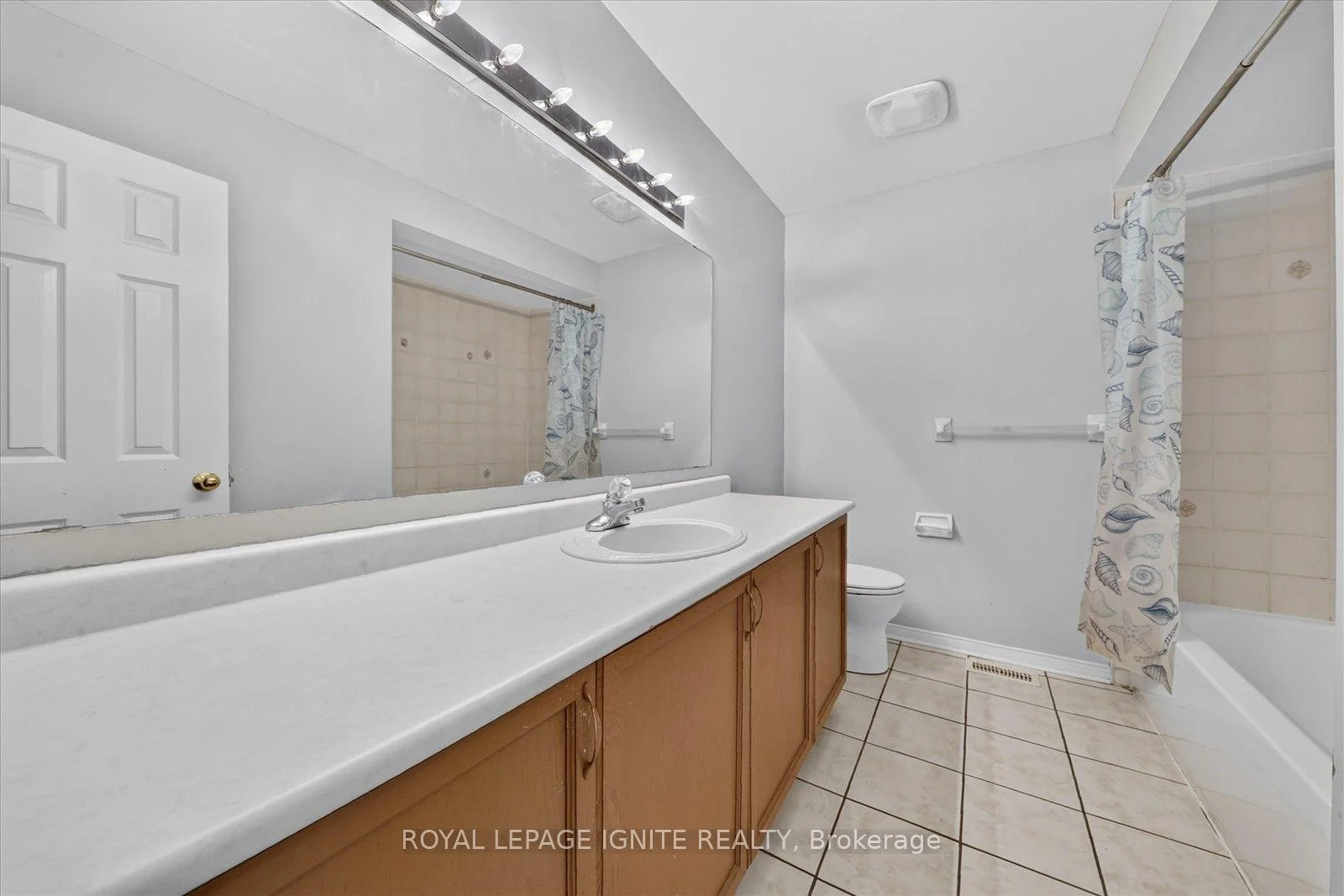 Photo 33 of 26 Roxton Crescent, Brampton, Fletcher's Meadow — HOMEH