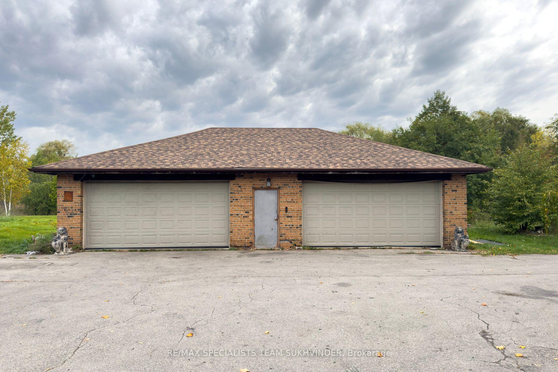Photo 8 of 11 Julian Drive, Brampton, Bram East — HOMEH