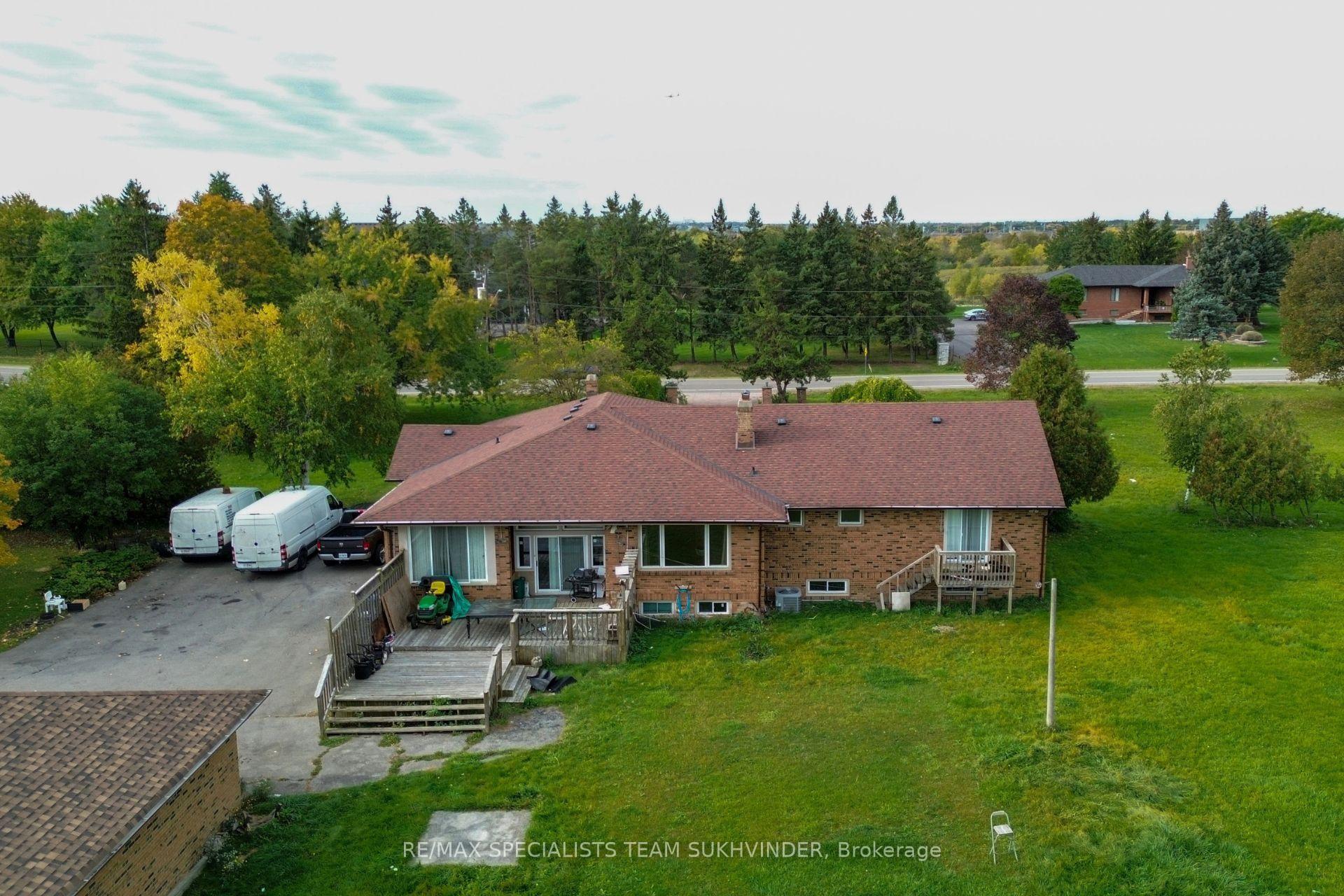 Photo 13 of 11 Julian Drive, Brampton, Bram East — HOMEH