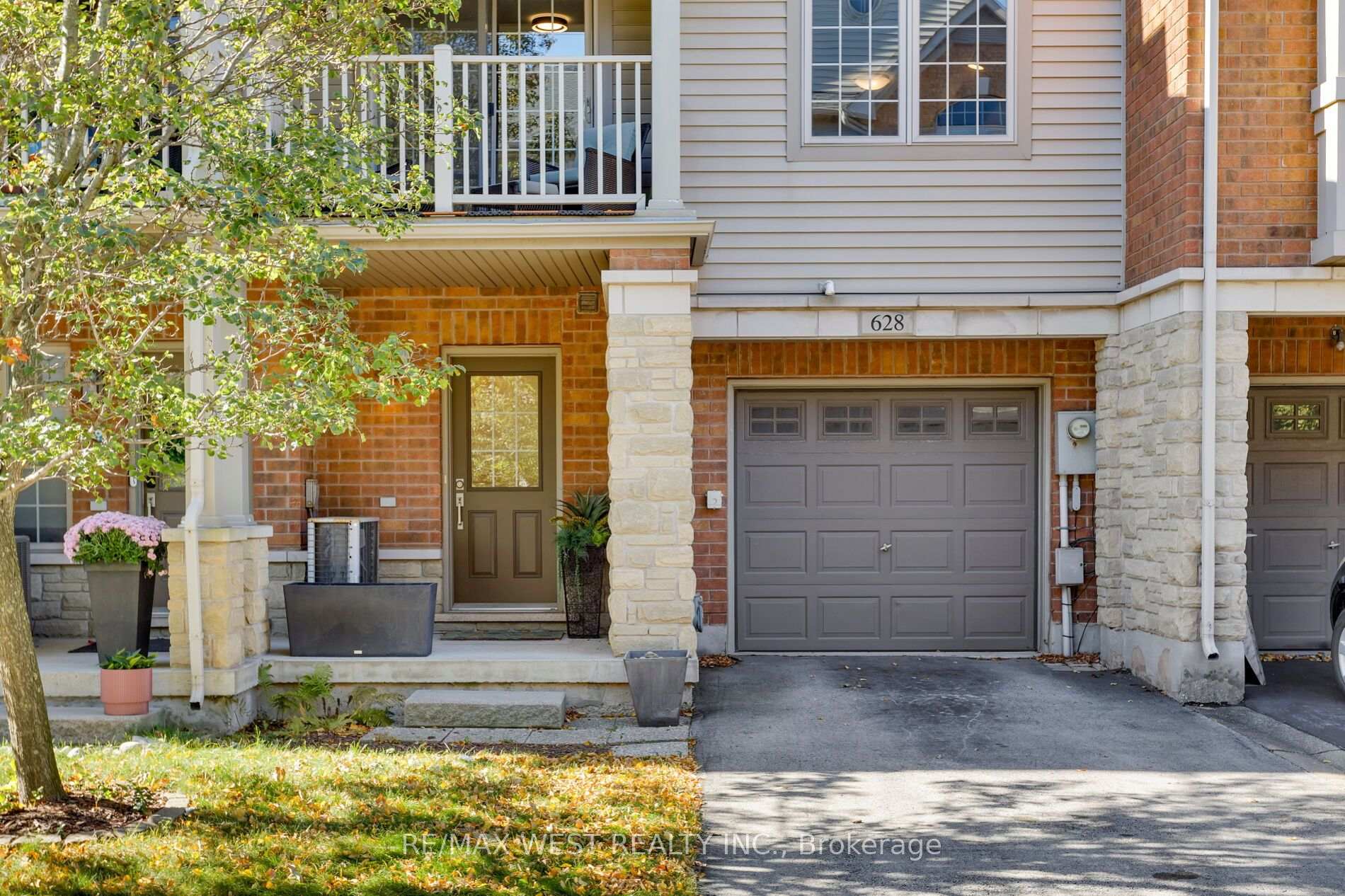 Photo 2 of 628 Bibby Common, Burlington, Shoreacres — HOMEH