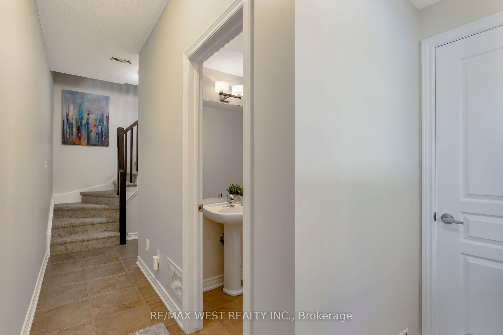 Photo 4 of 628 Bibby Common, Burlington, Shoreacres — HOMEH