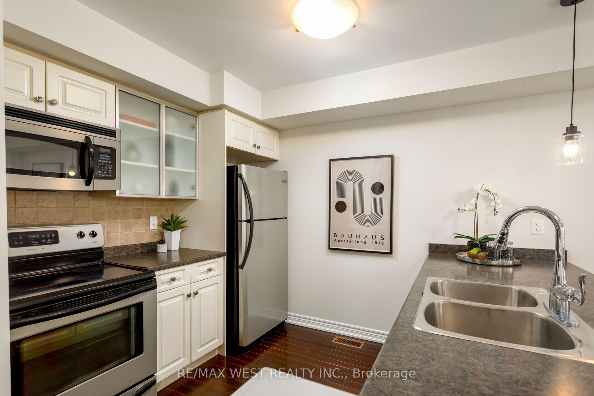 Photo 20 of 628 Bibby Common, Burlington, Shoreacres — HOMEH