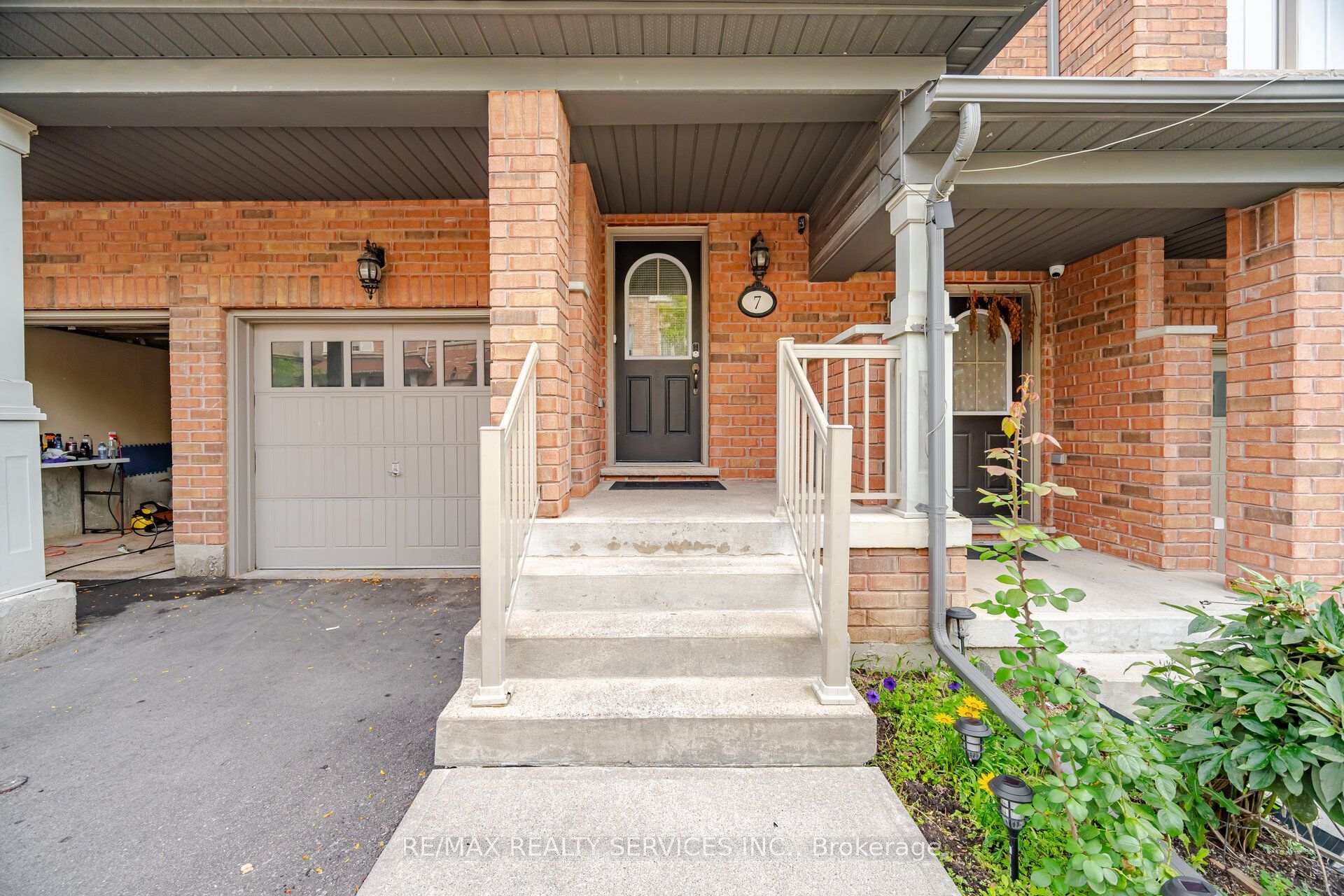 Photo 4 of Unit 42, 7 Cedar Lake Crescent, Brampton, Bram West — HOMEH