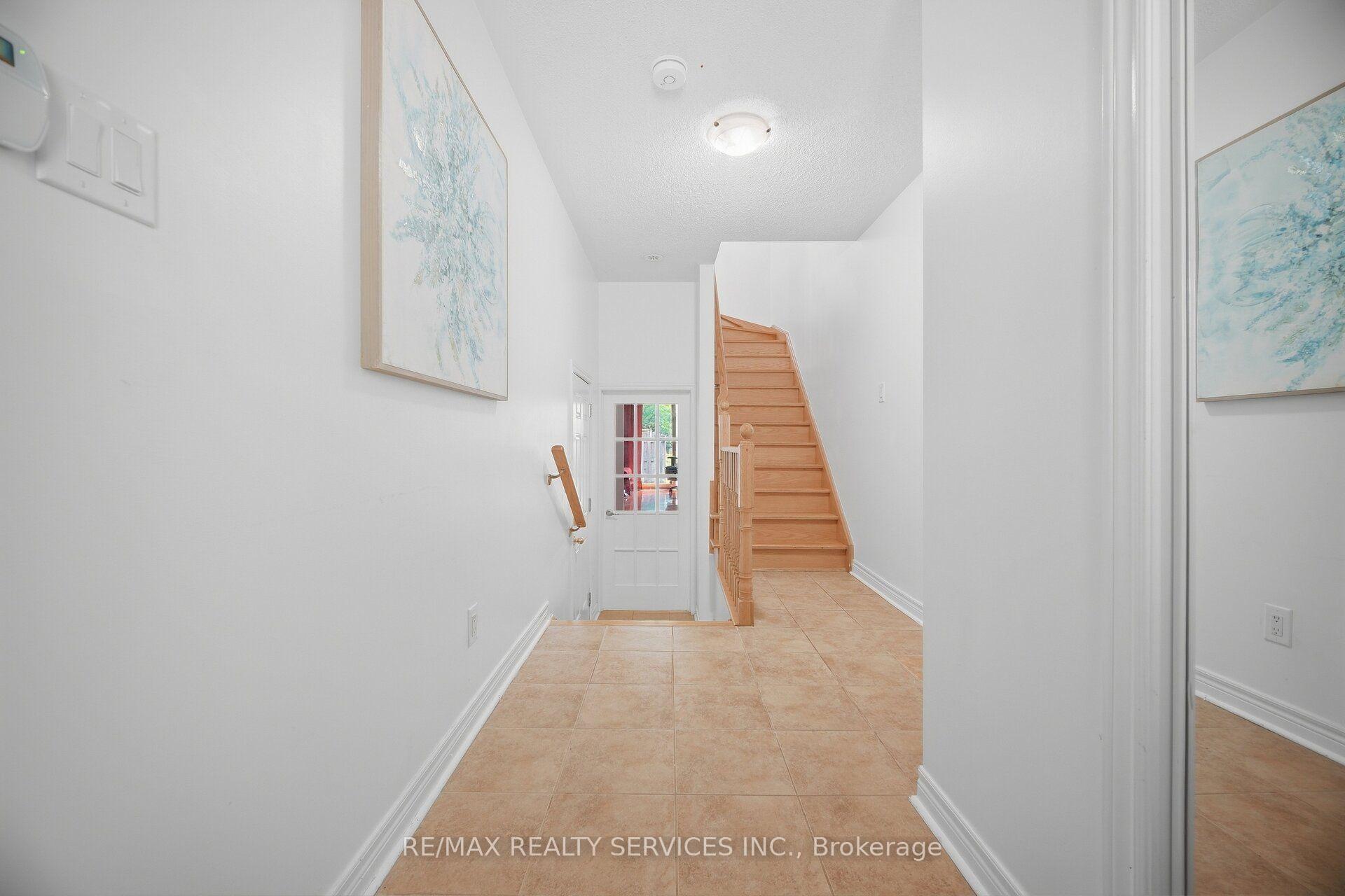 Photo 6 of Unit 42, 7 Cedar Lake Crescent, Brampton, Bram West — HOMEH