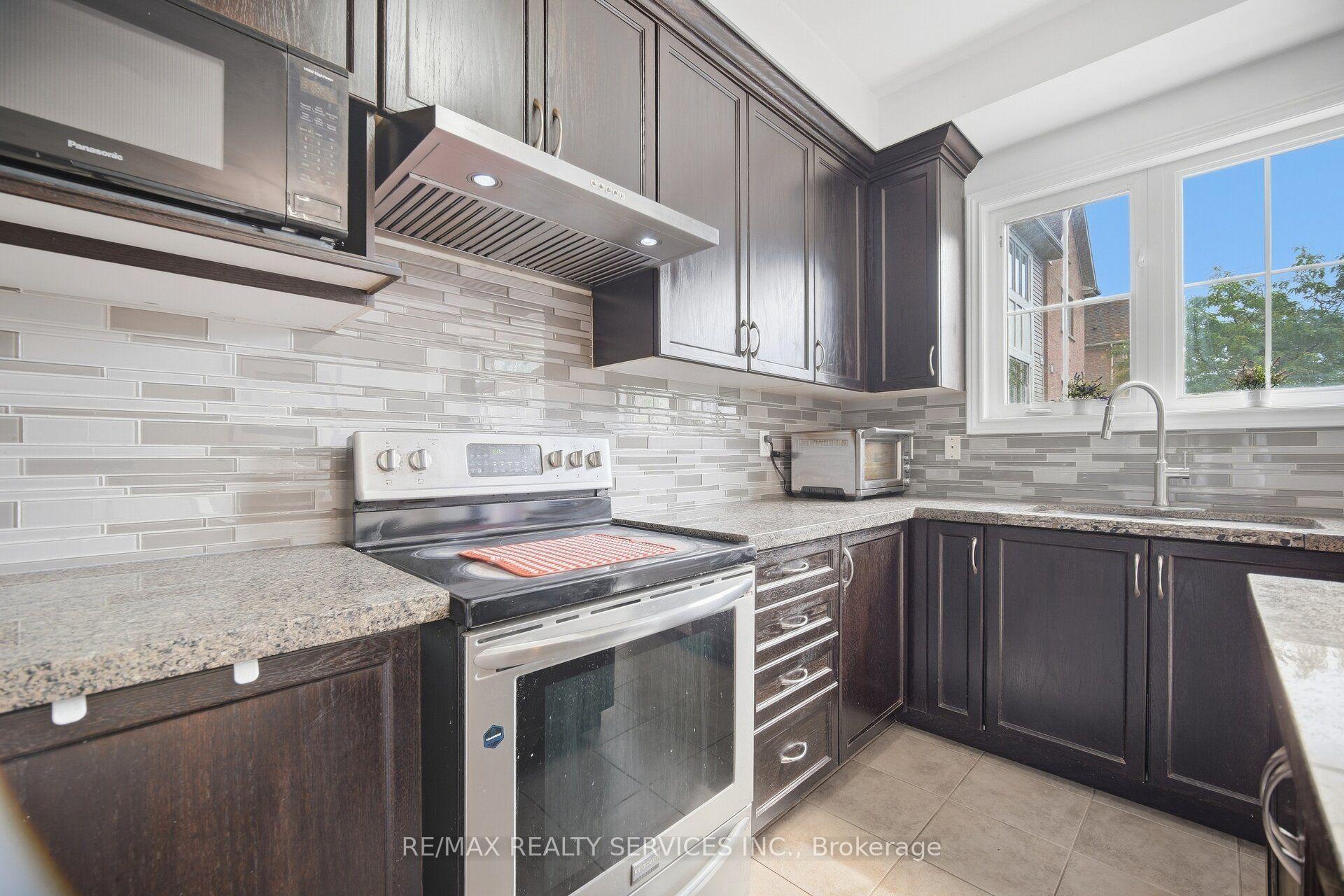 Photo 15 of Unit 42, 7 Cedar Lake Crescent, Brampton, Bram West — HOMEH